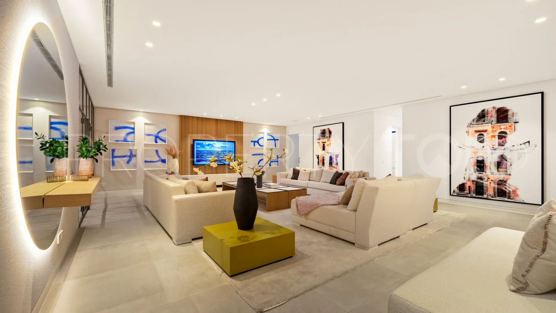 Villa for sale in Nueva Andalucia with 5 bedrooms