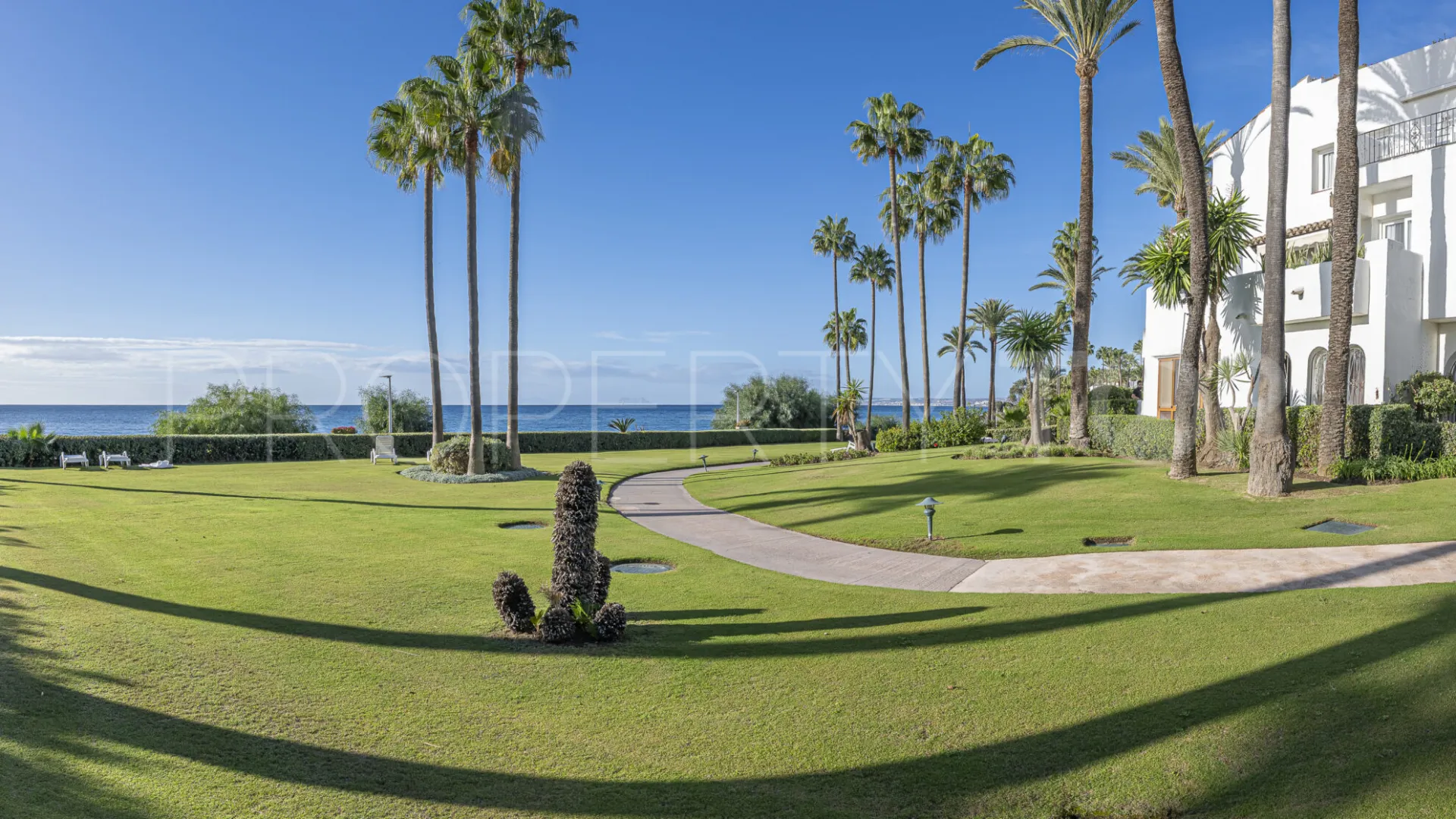 For sale ground floor apartment in Alcazaba Beach