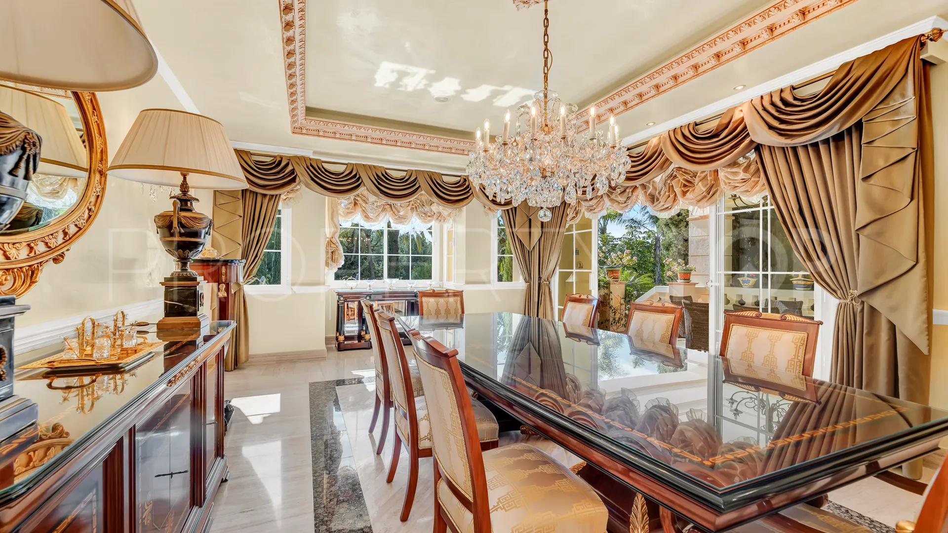 Villa for sale in Marbella Golden Mile