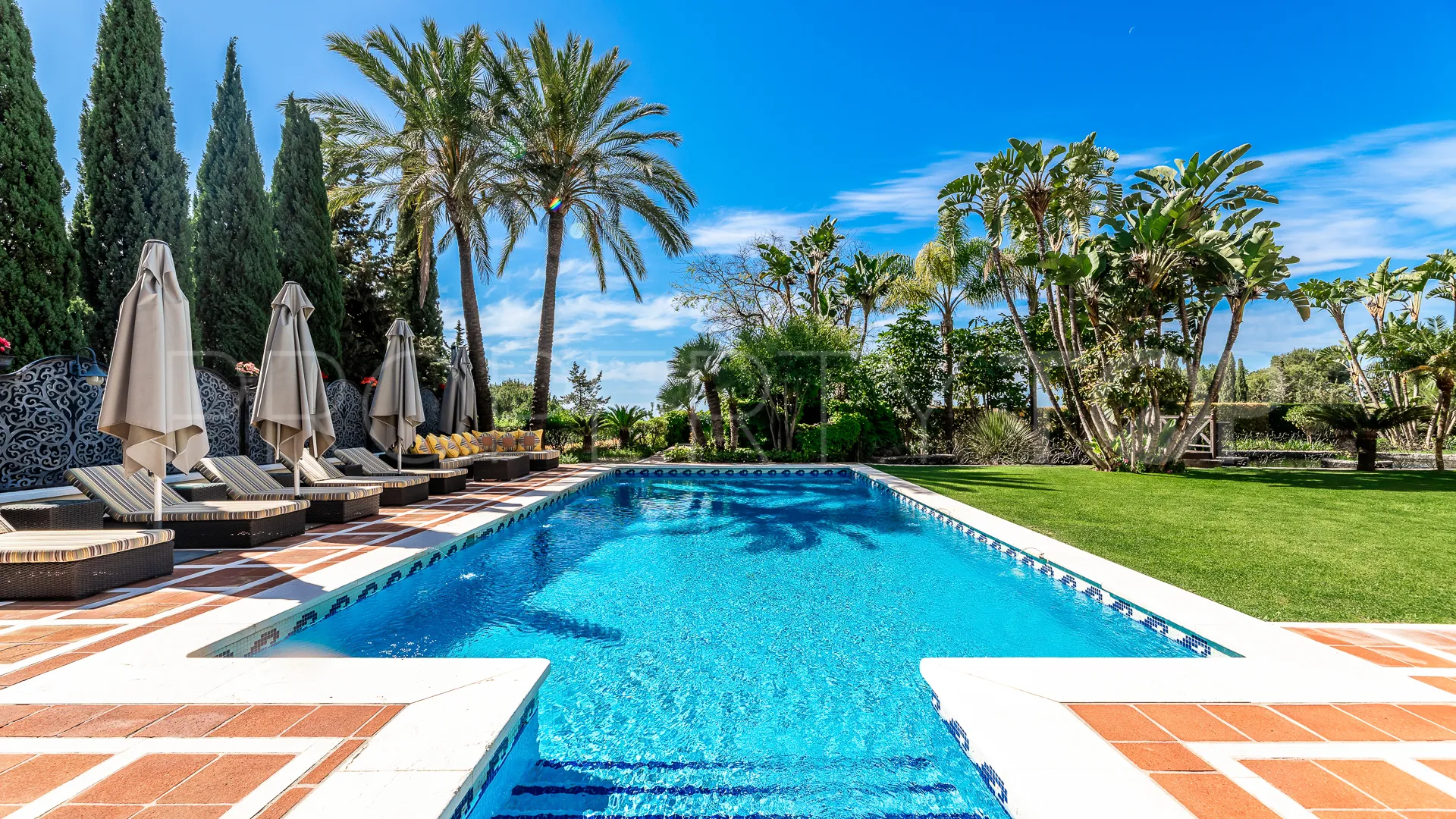 Villa for sale in Marbella Golden Mile