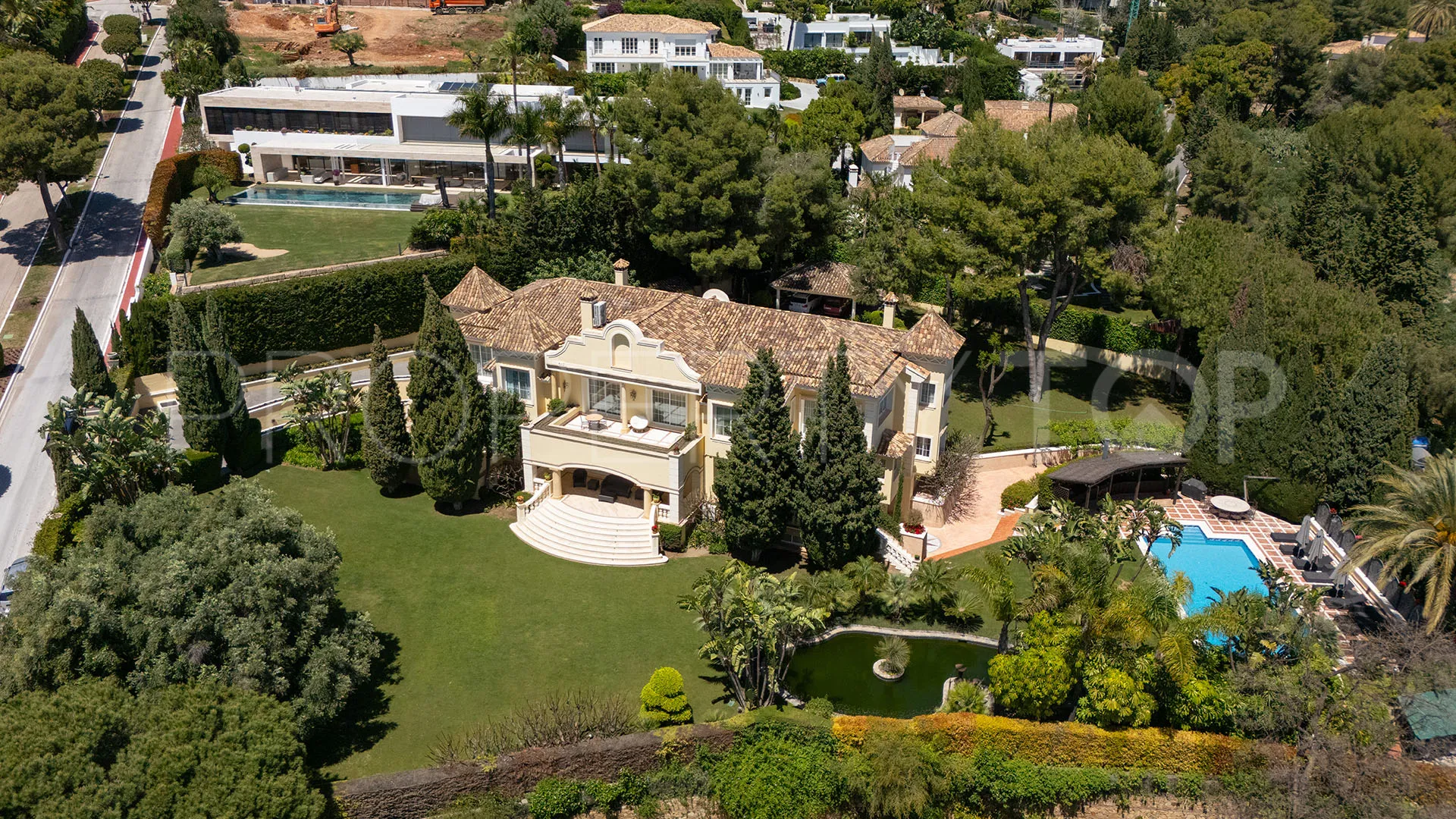 Villa for sale in Marbella Golden Mile