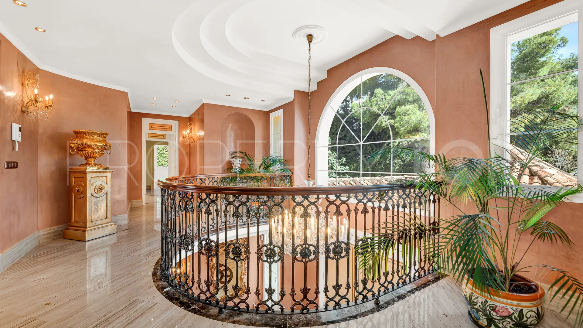Villa for sale in Marbella Golden Mile