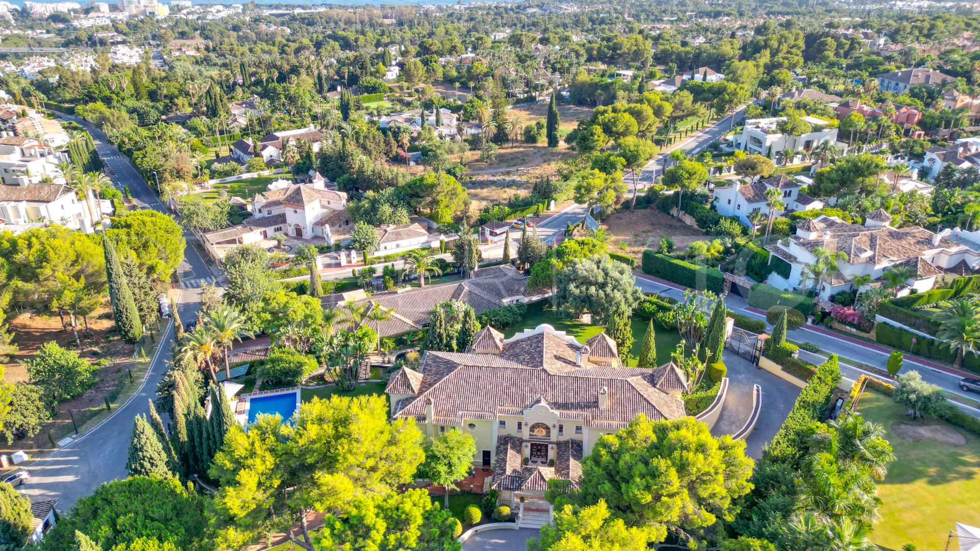 Villa for sale in Marbella Golden Mile