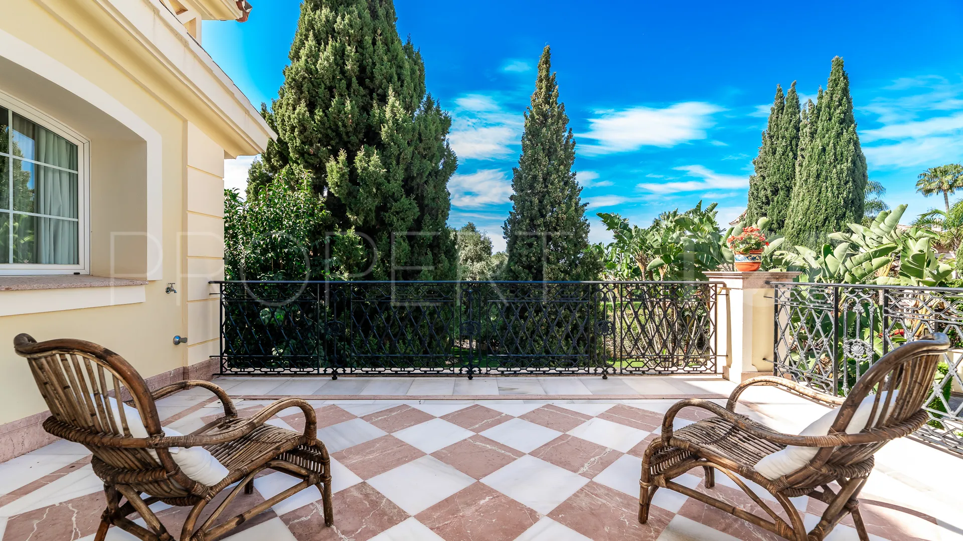 Villa for sale in Marbella Golden Mile