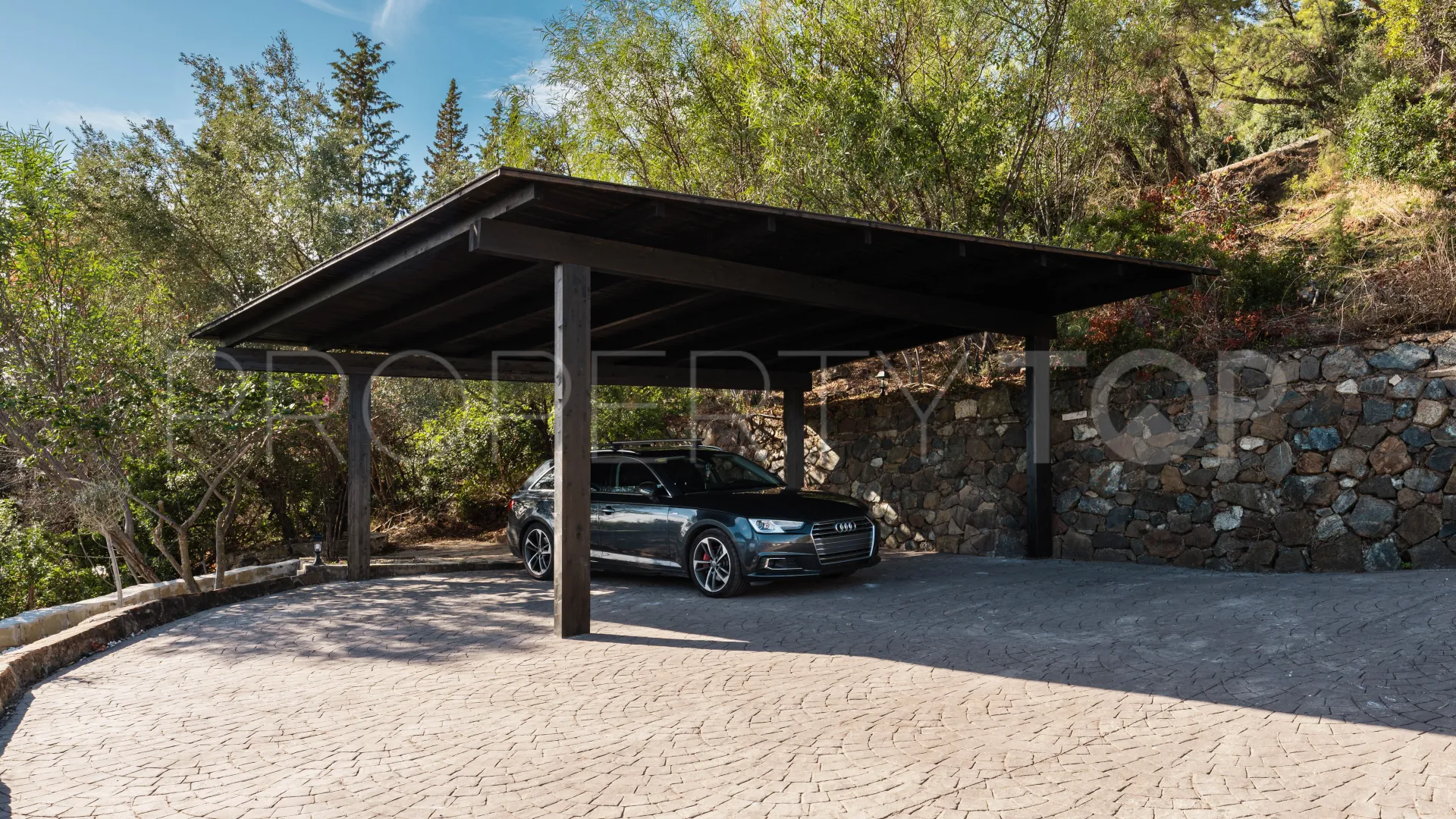 6 bedrooms El Madroñal villa for sale