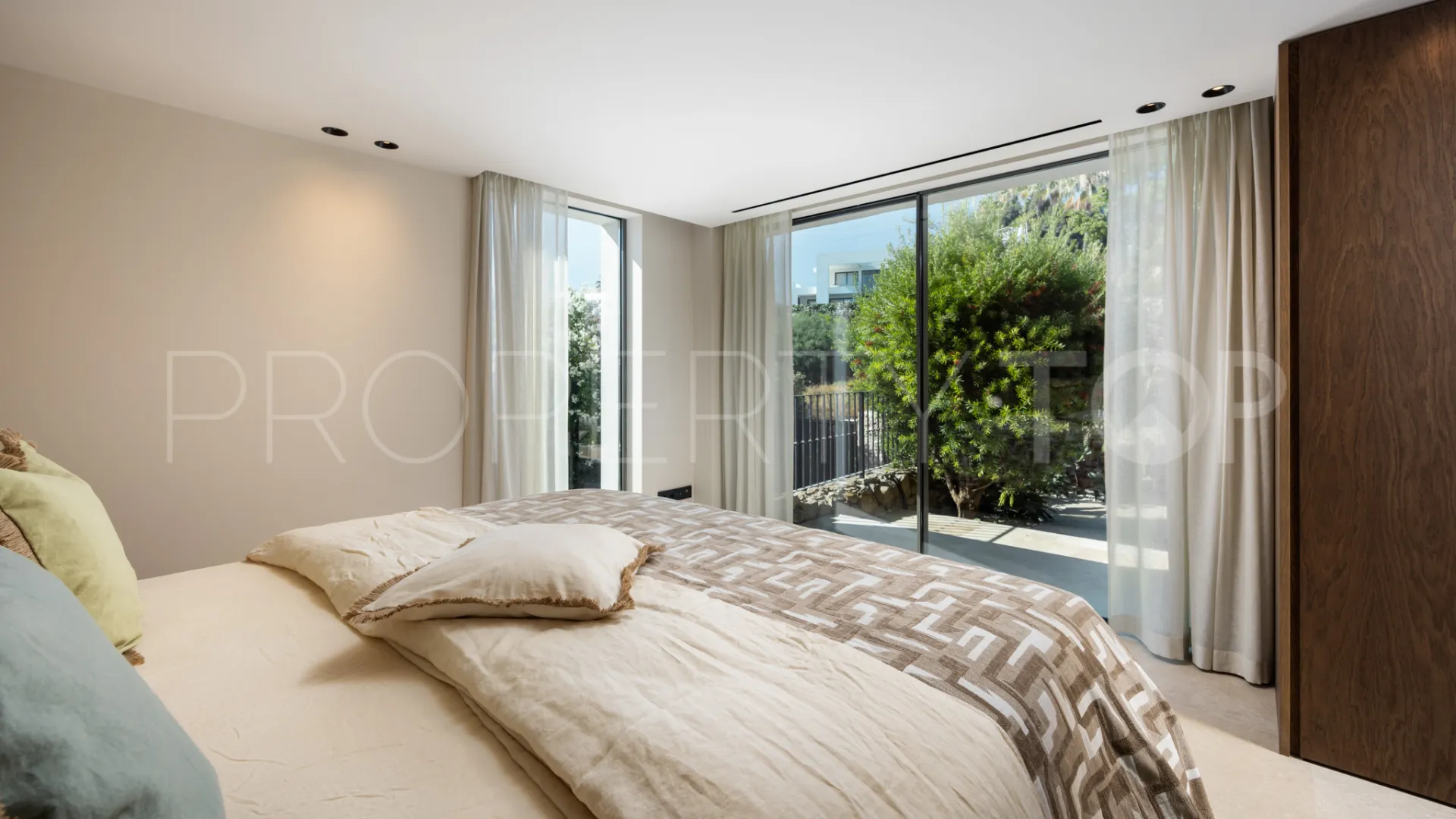 For sale 5 bedrooms villa in Haza del Conde