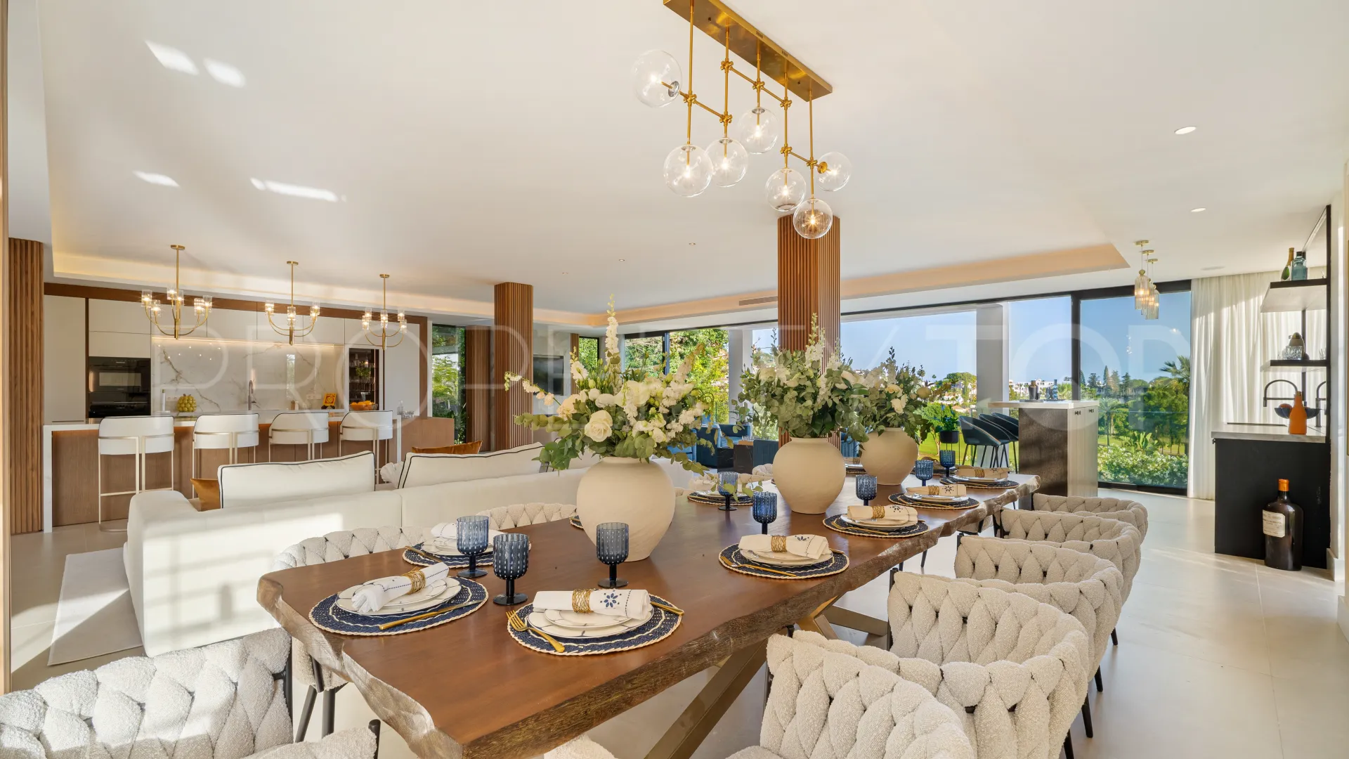 For sale Los Naranjos villa with 6 bedrooms