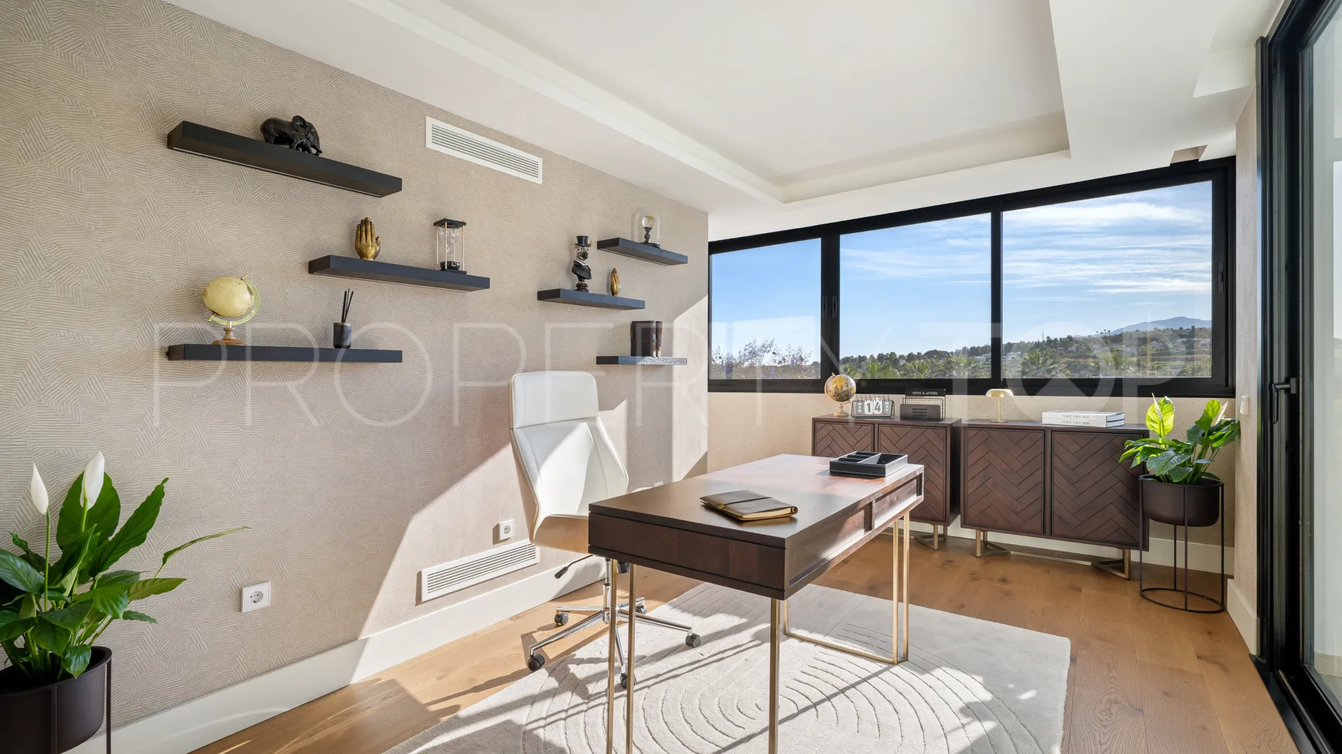 For sale Los Naranjos villa with 6 bedrooms