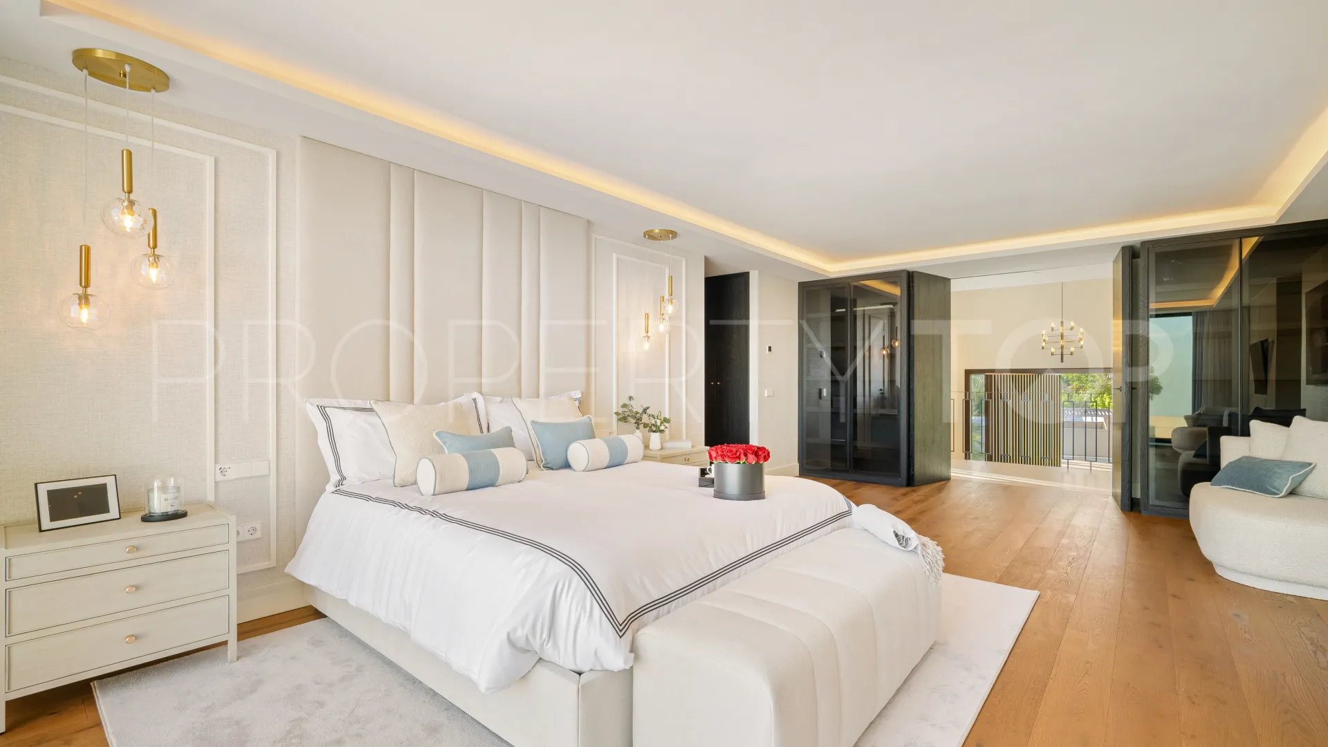 For sale Los Naranjos villa with 6 bedrooms