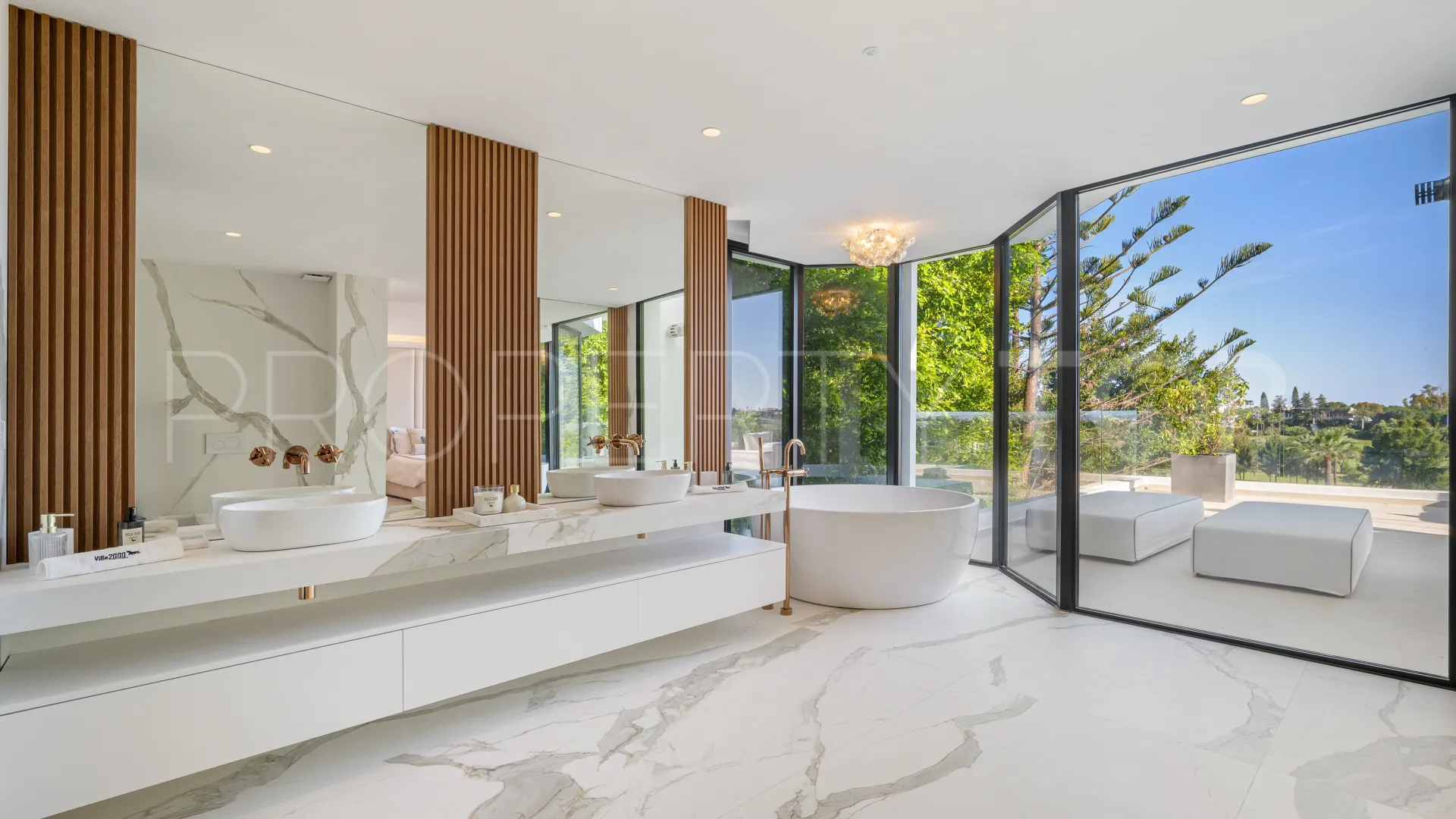For sale Los Naranjos villa with 6 bedrooms