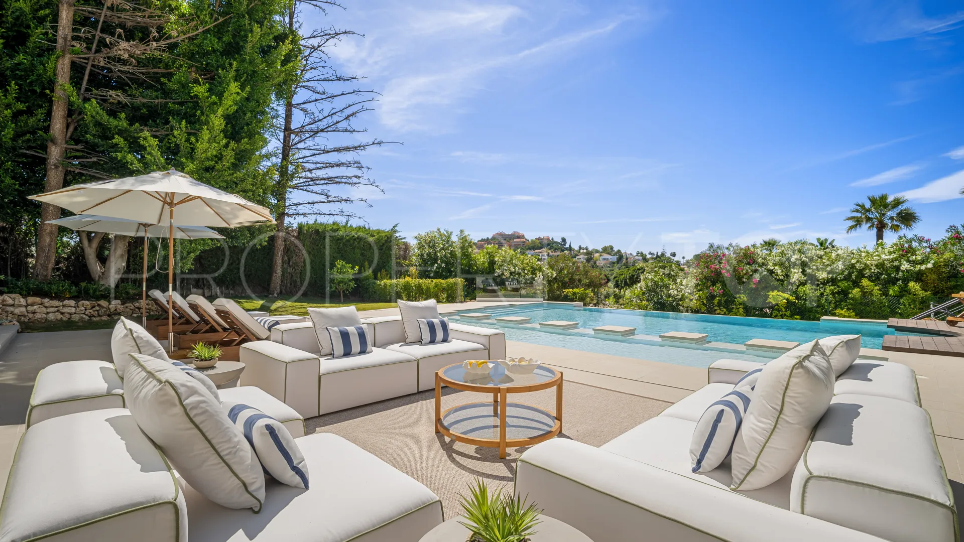 For sale Los Naranjos villa with 6 bedrooms