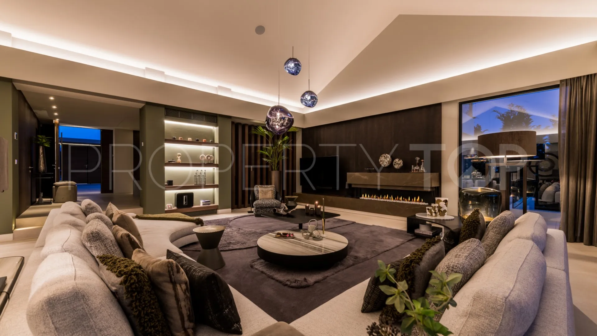 Villa for sale in Los Flamingos with 5 bedrooms