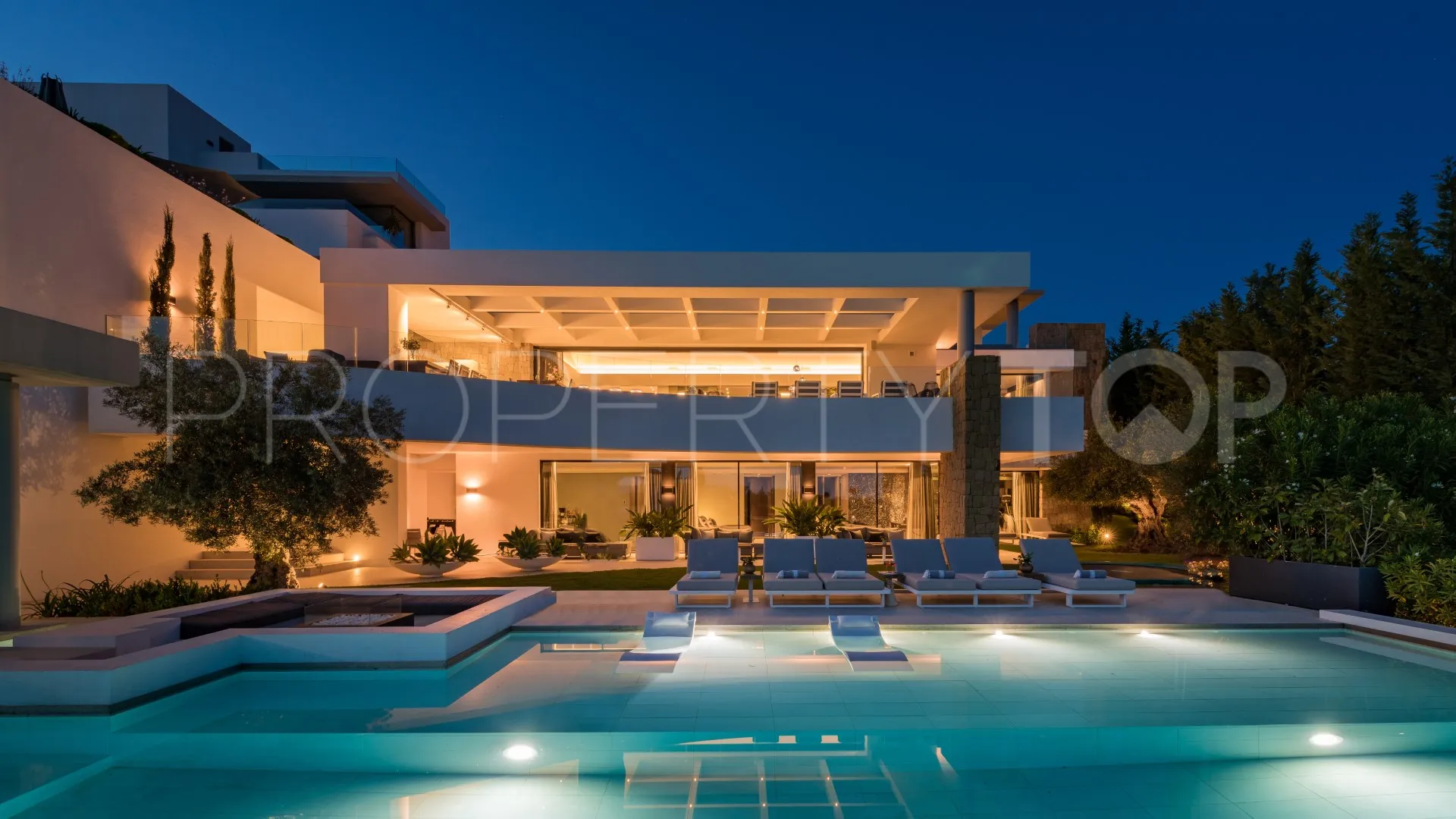 Villa for sale in Los Flamingos with 5 bedrooms