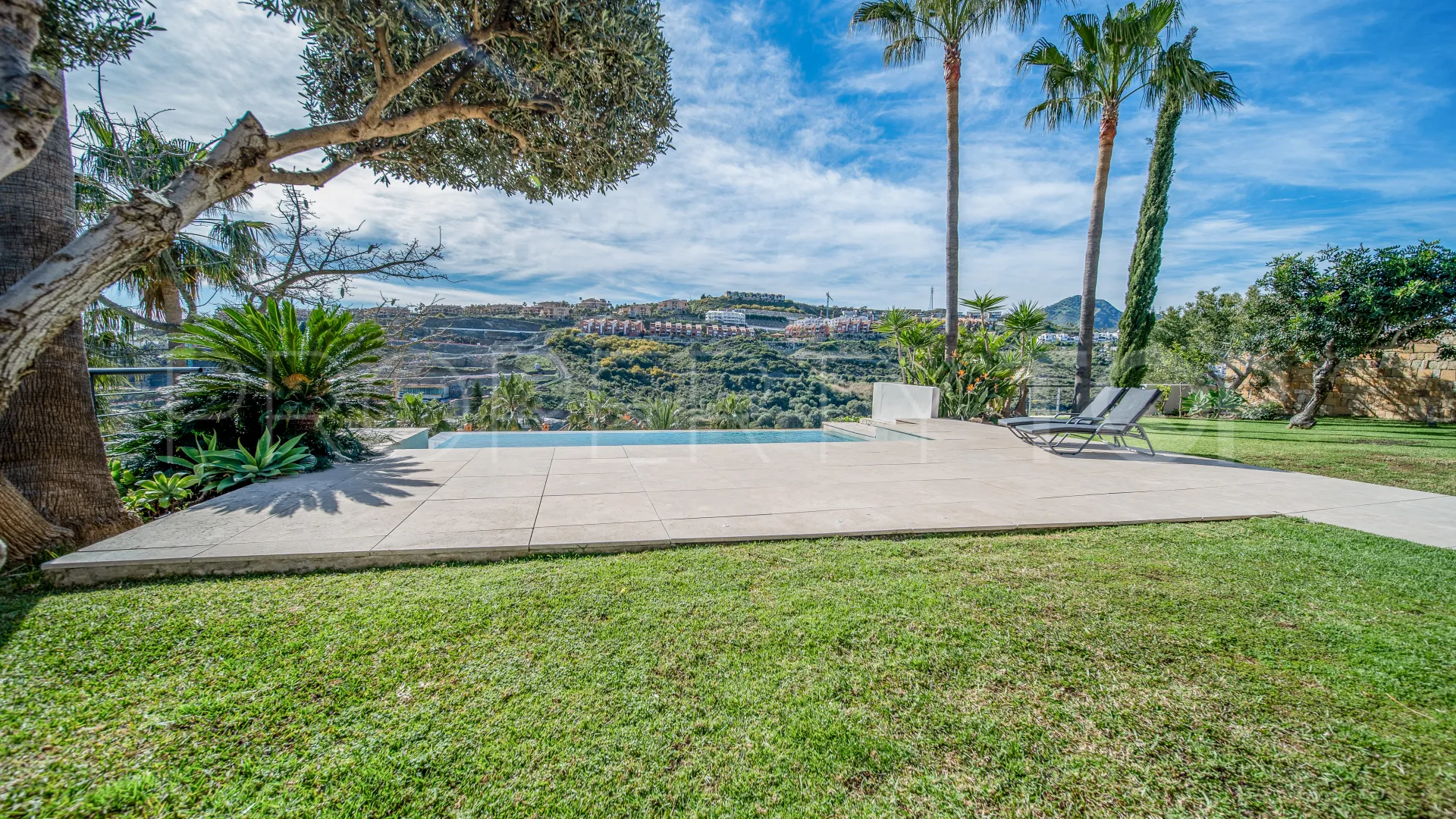 For sale 5 bedrooms villa in La Alqueria