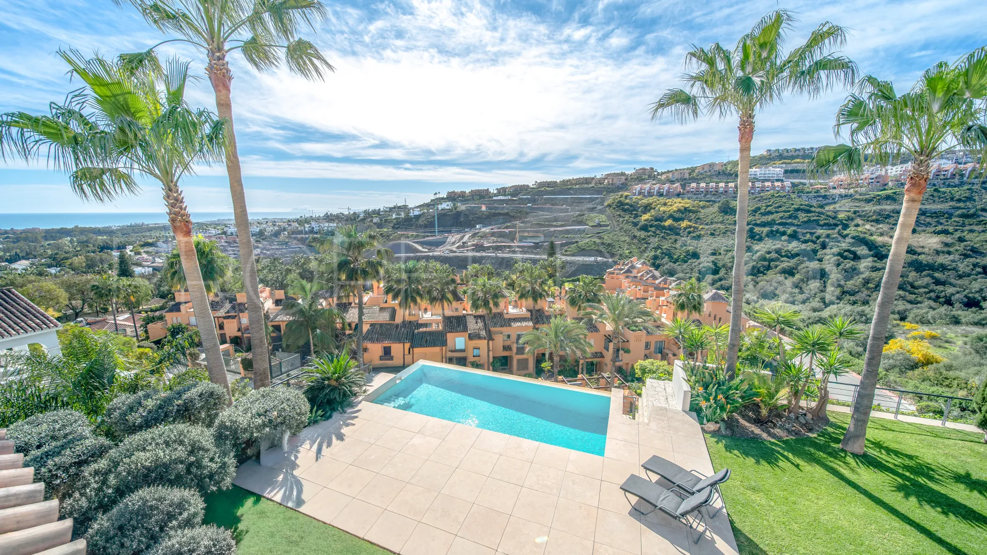 For sale 5 bedrooms villa in La Alqueria