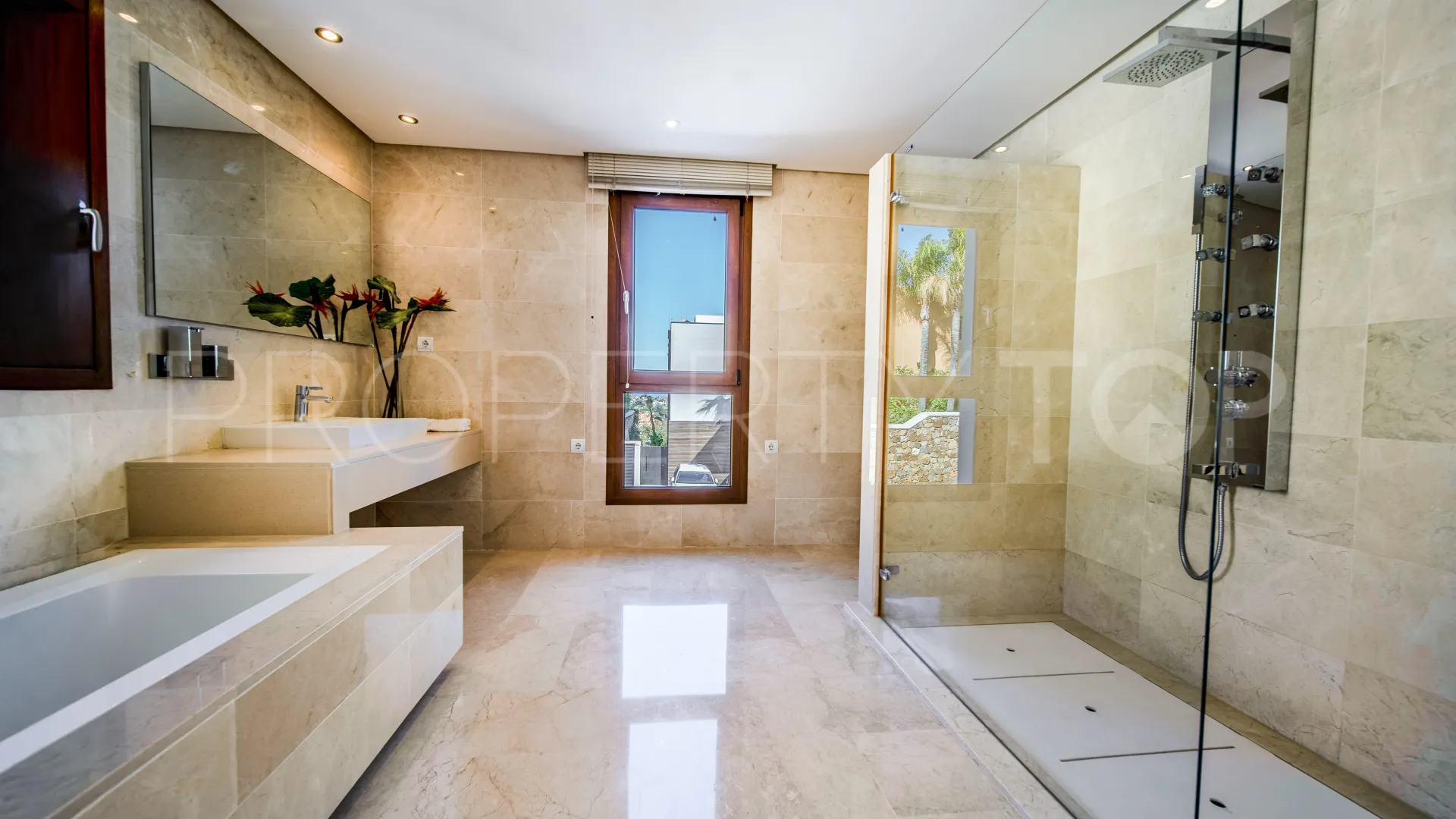 For sale 5 bedrooms villa in La Alqueria
