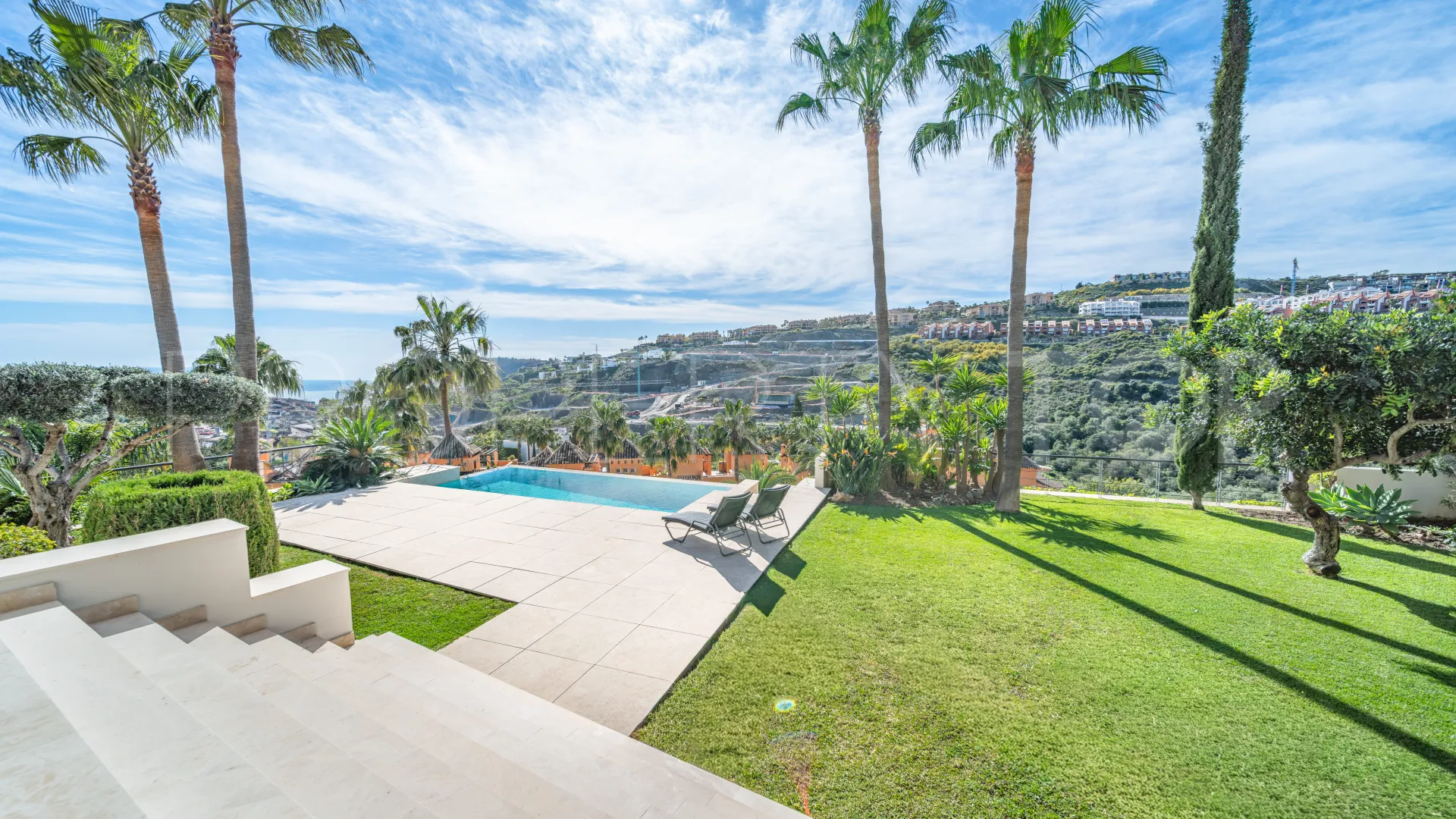 For sale 5 bedrooms villa in La Alqueria