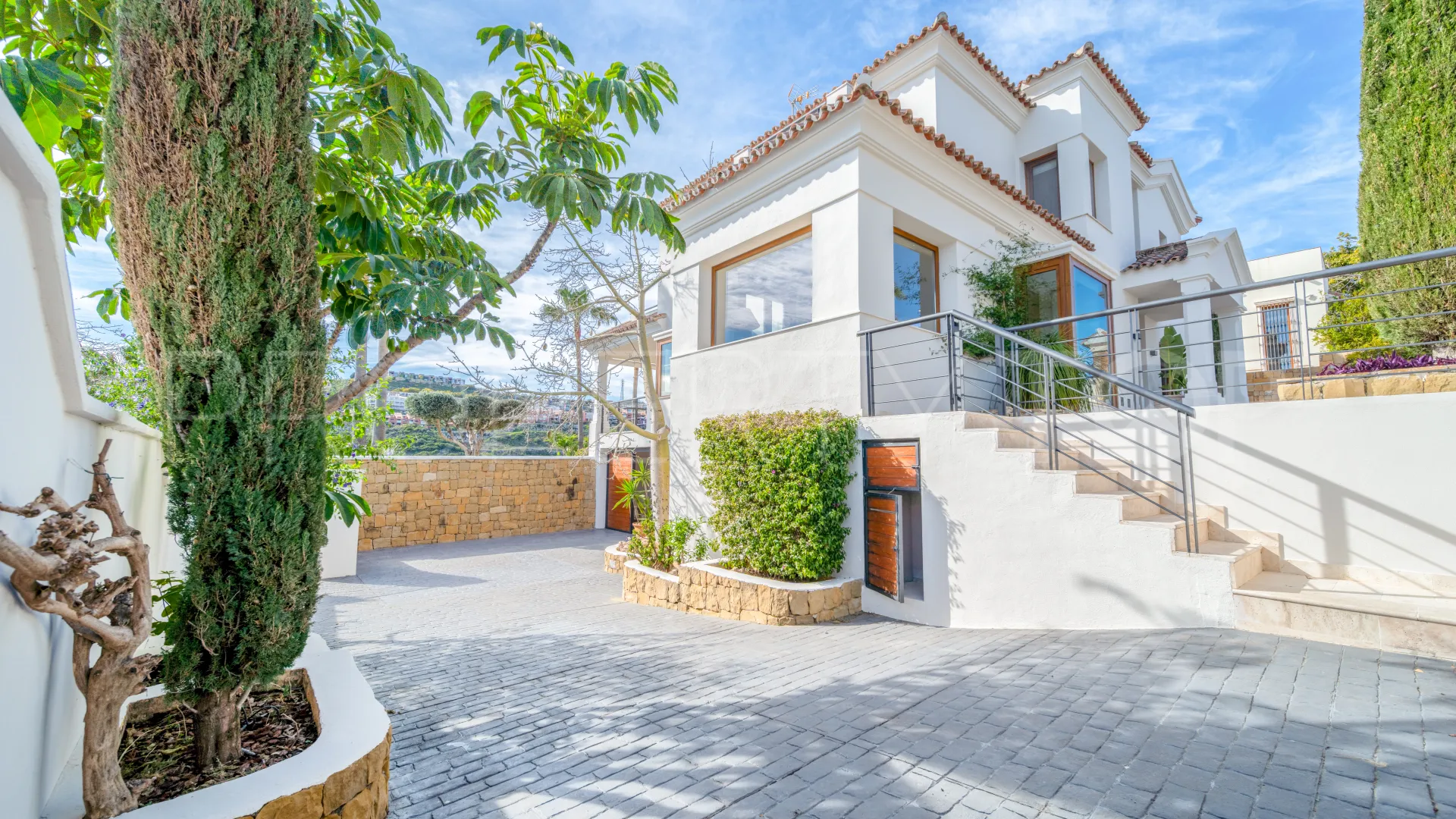 For sale 5 bedrooms villa in La Alqueria