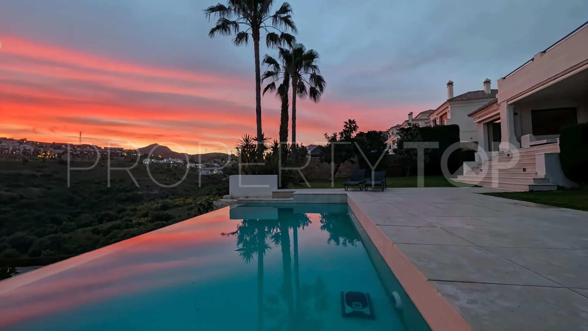 For sale 5 bedrooms villa in La Alqueria