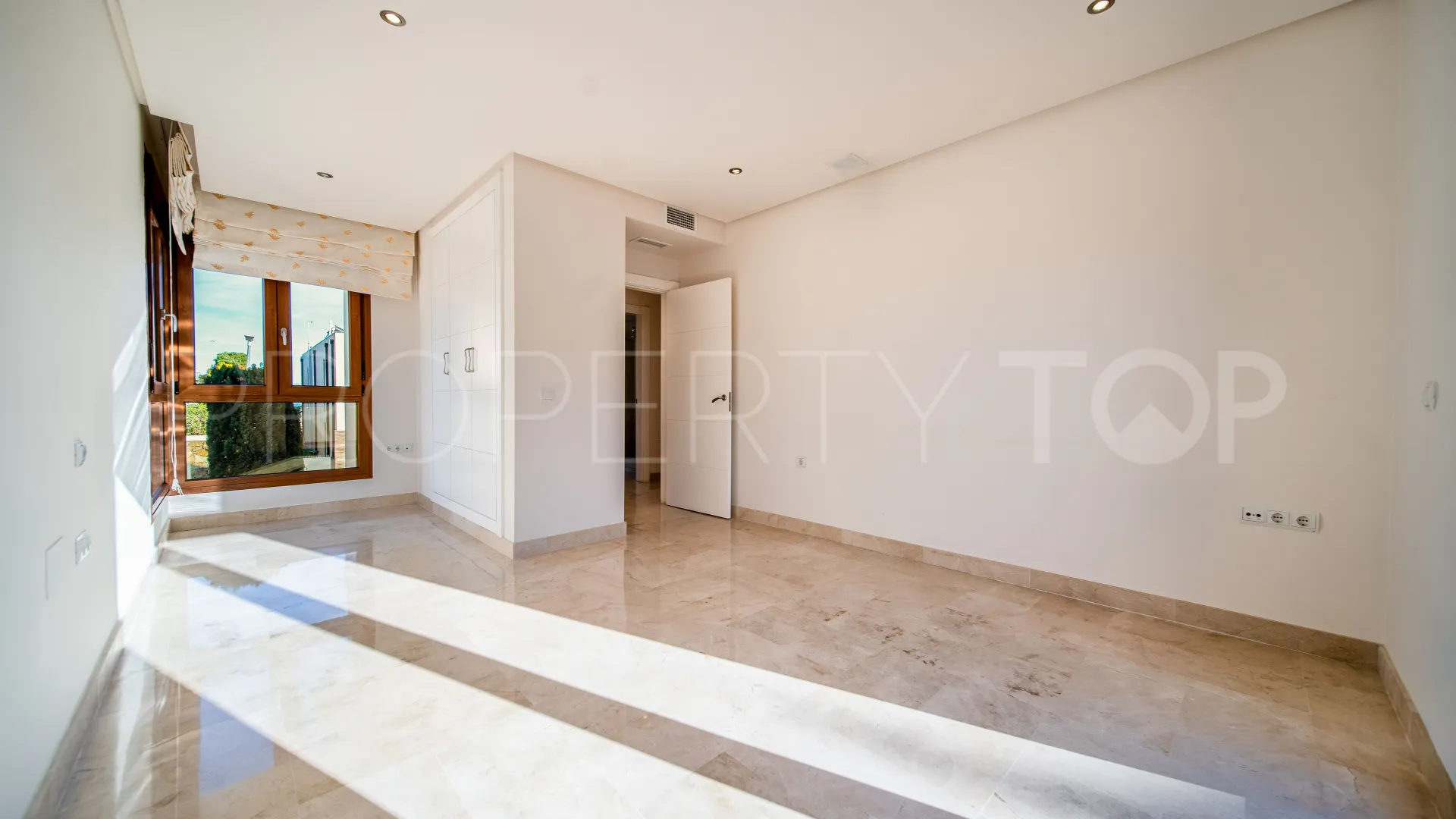 For sale 5 bedrooms villa in La Alqueria
