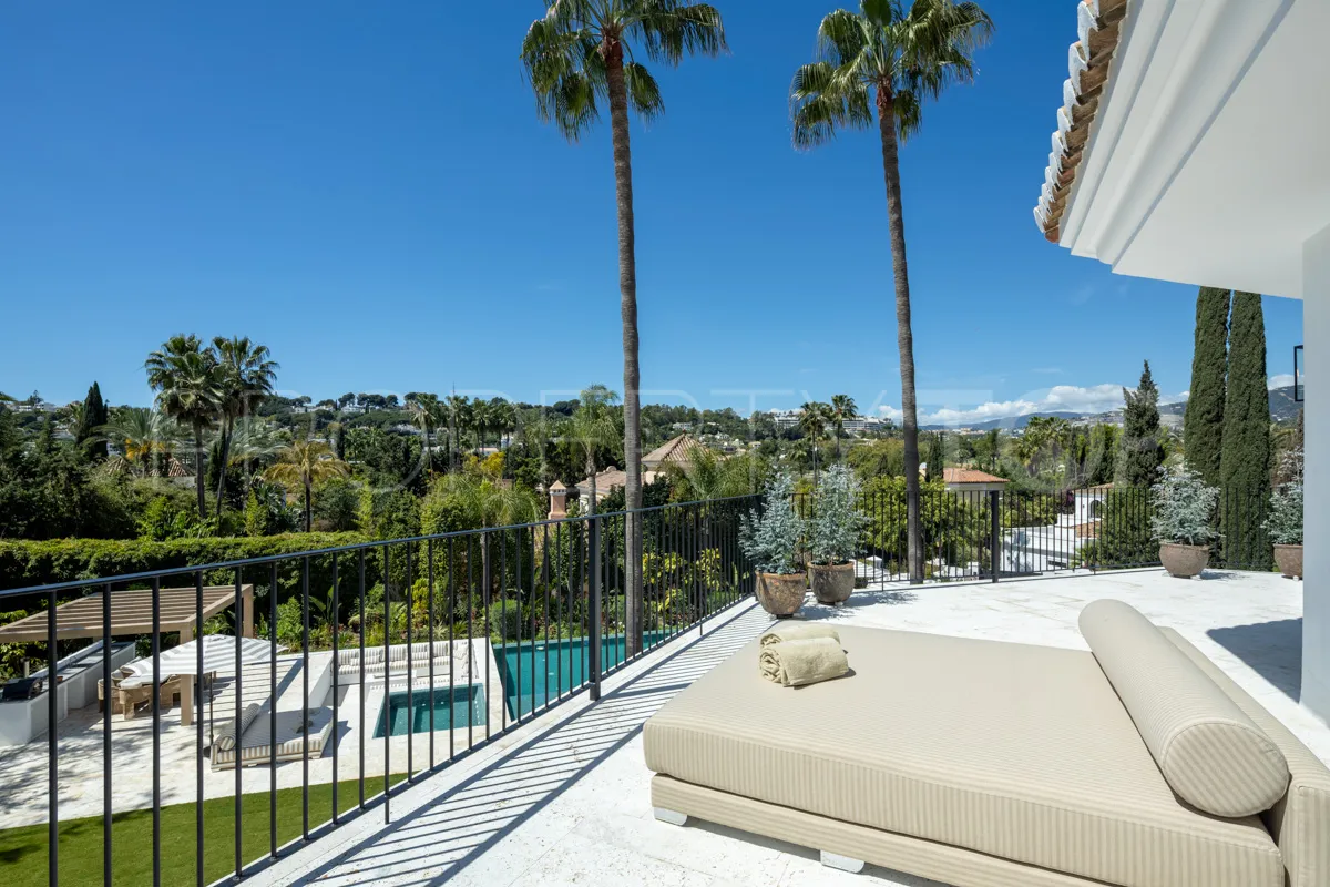 Buy Nueva Andalucia 5 bedrooms villa