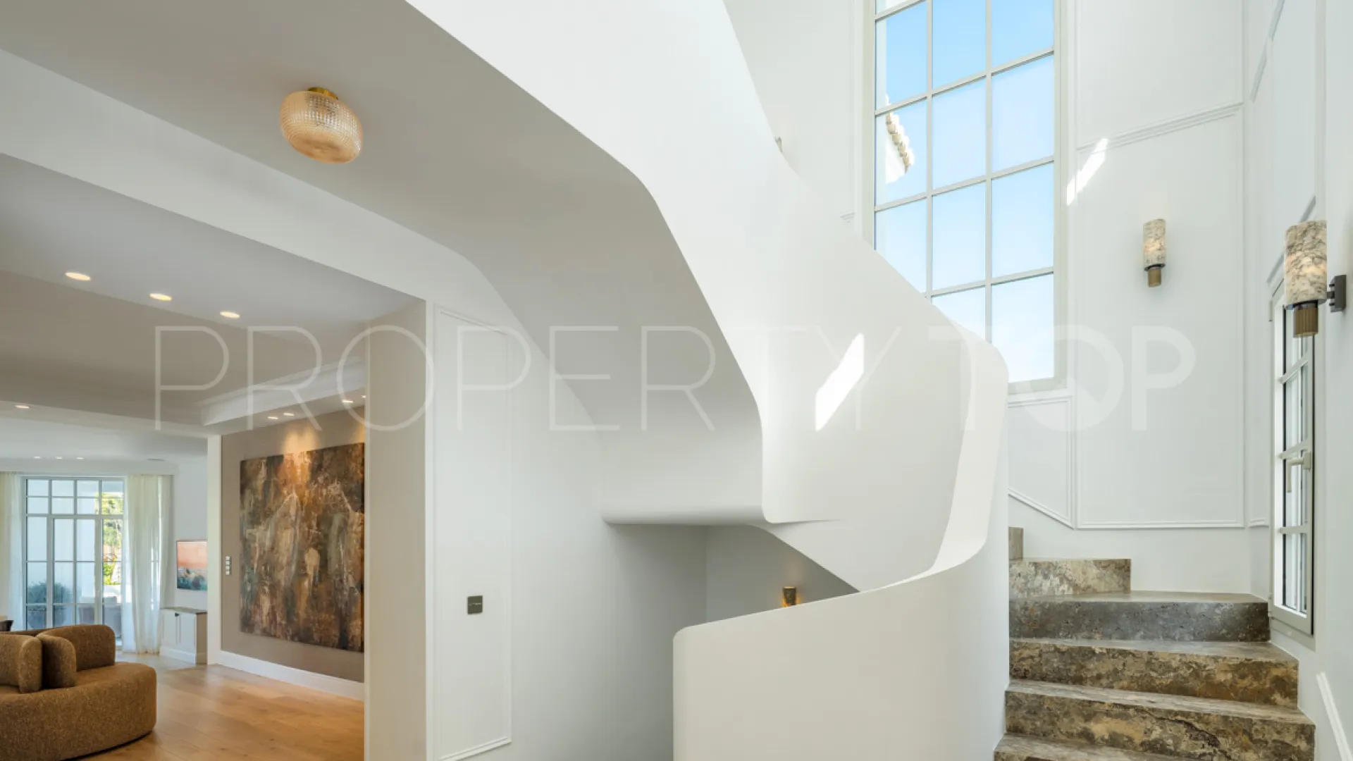 Buy Nueva Andalucia 5 bedrooms villa