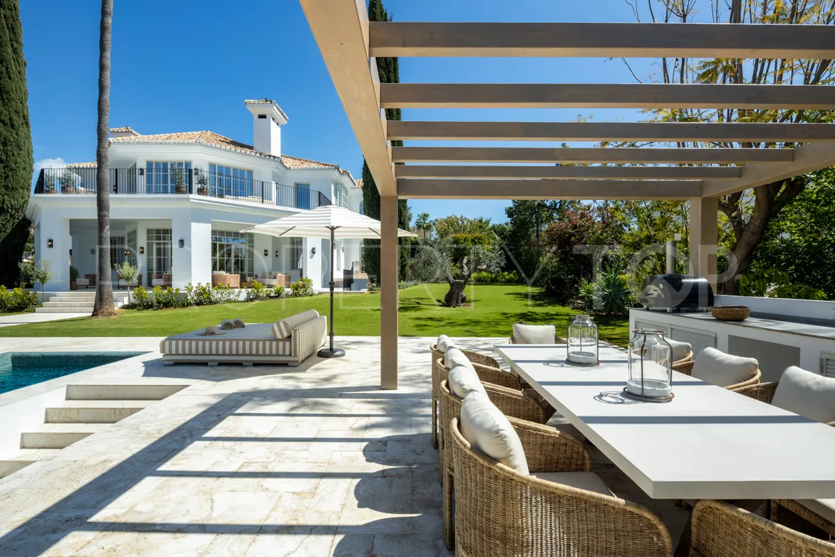 Buy Nueva Andalucia 5 bedrooms villa