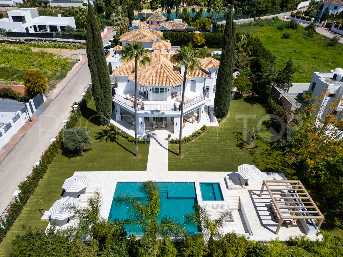 Buy Nueva Andalucia 5 bedrooms villa