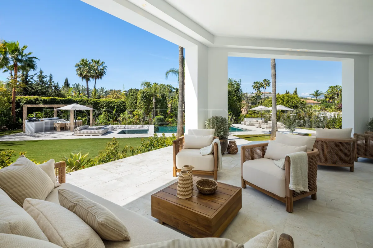 Buy Nueva Andalucia 5 bedrooms villa