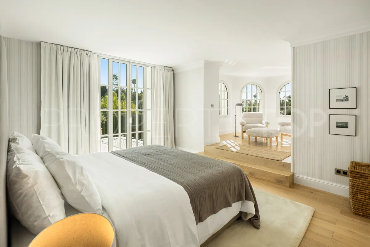 Buy Nueva Andalucia 5 bedrooms villa