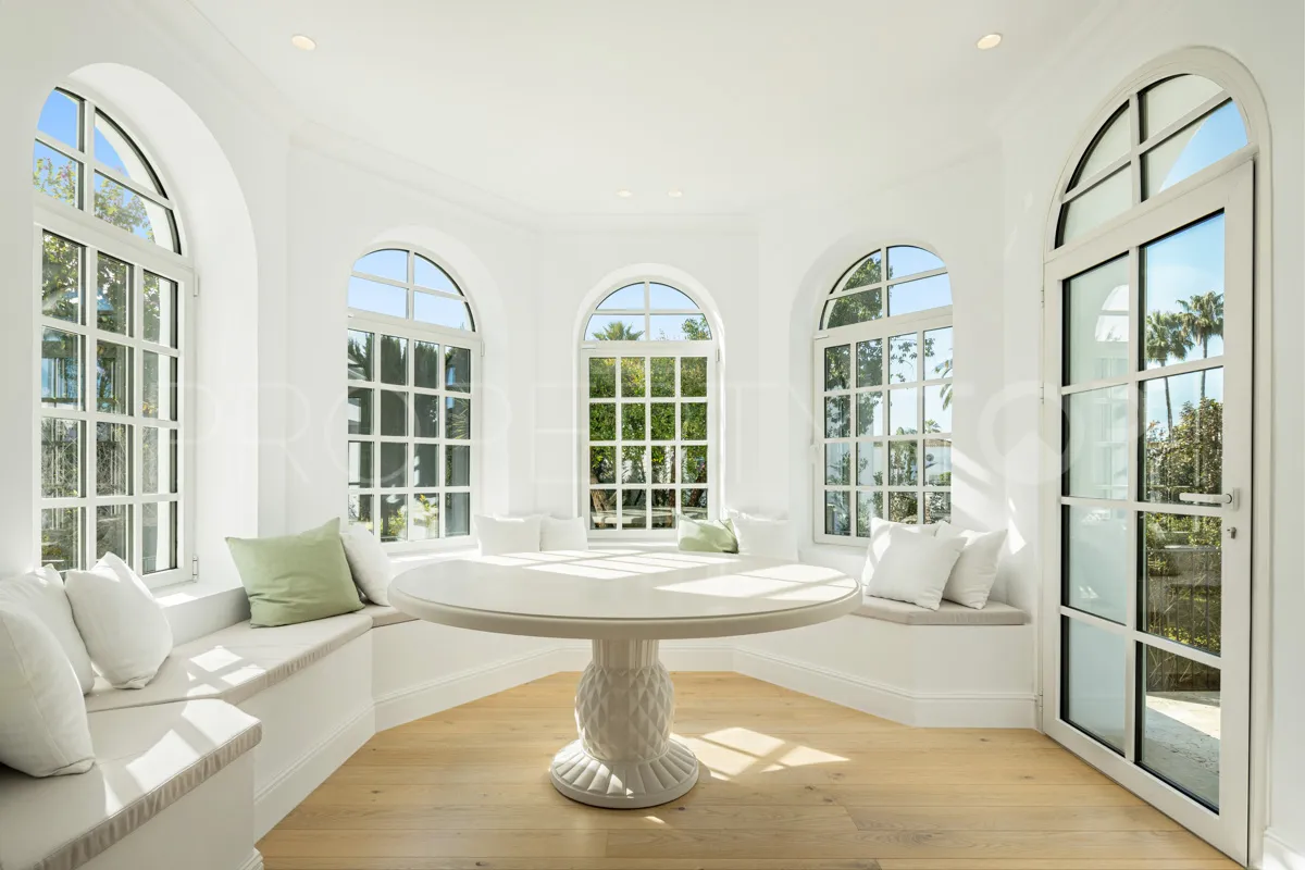Buy Nueva Andalucia 5 bedrooms villa