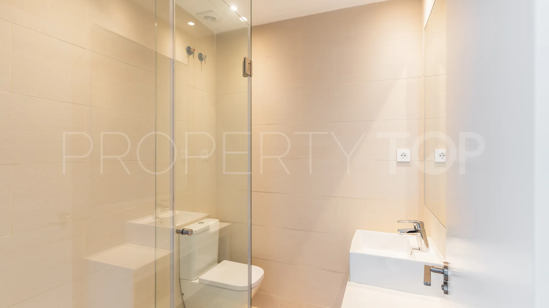 Apartment for sale in Paraiso Pueblo with 3 bedrooms