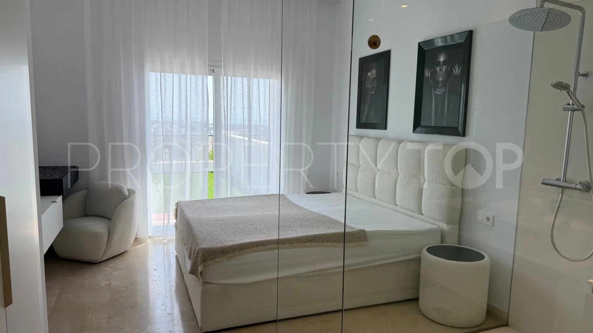 Apartment for sale in Paraiso Pueblo with 3 bedrooms