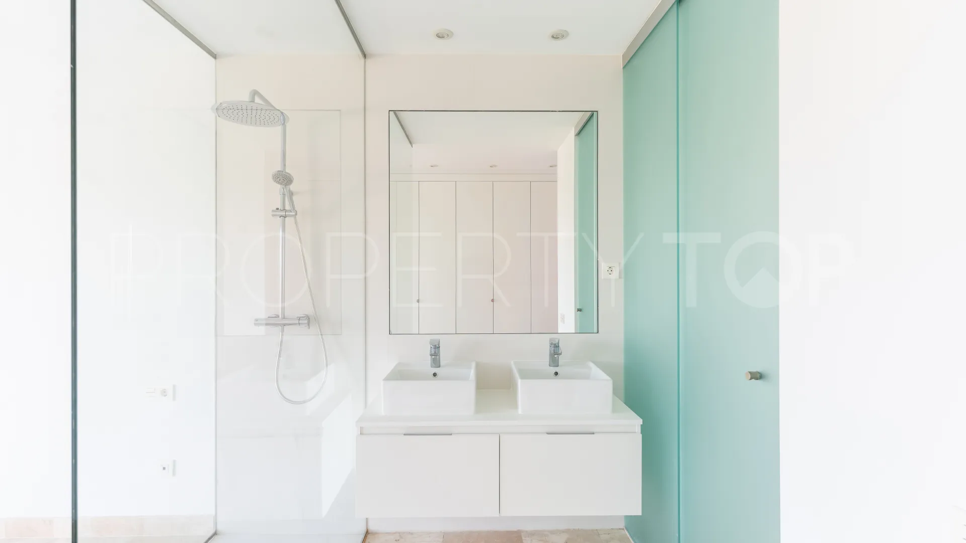 Apartment for sale in Paraiso Pueblo with 3 bedrooms
