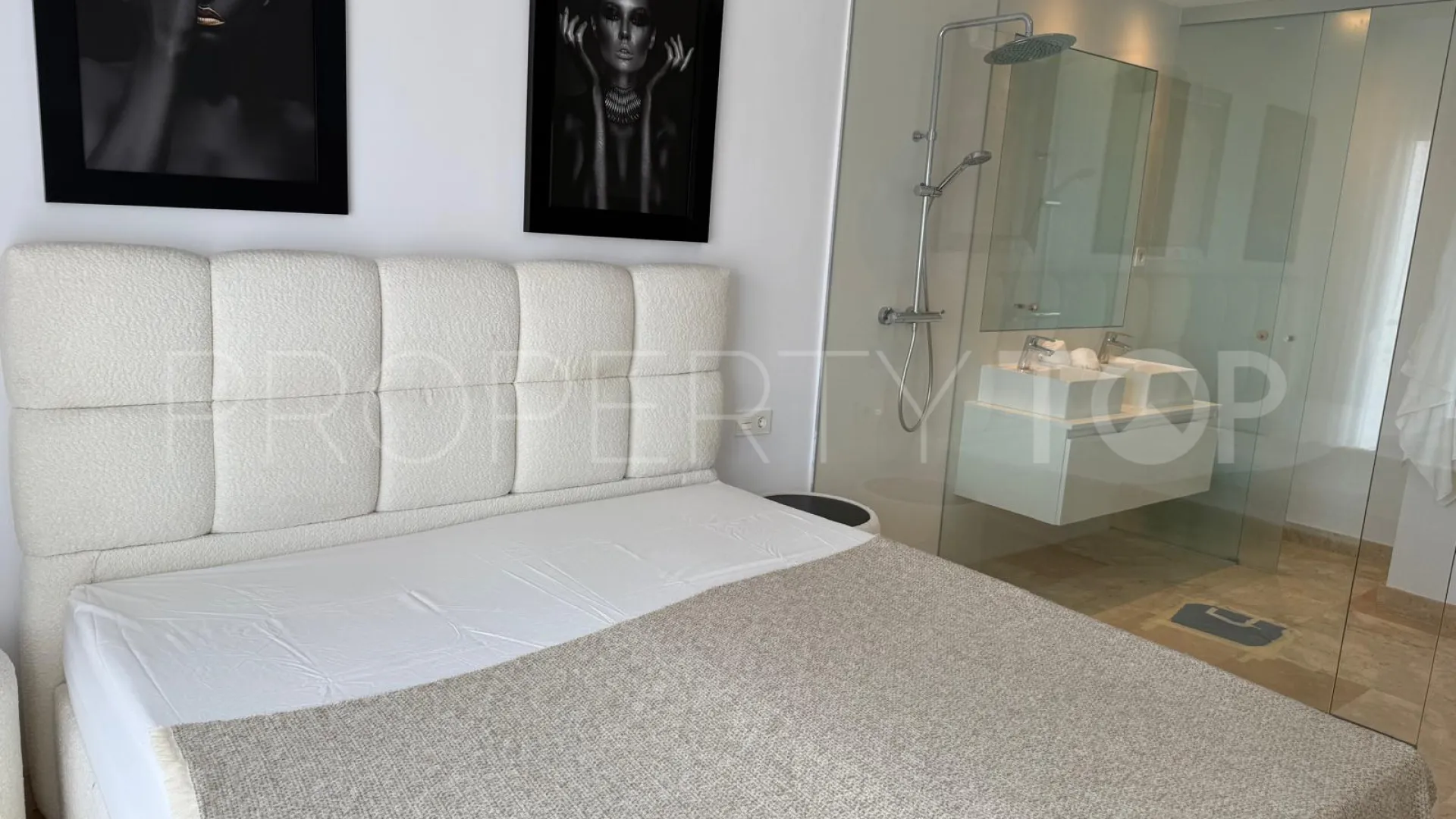 Apartment for sale in Paraiso Pueblo with 3 bedrooms