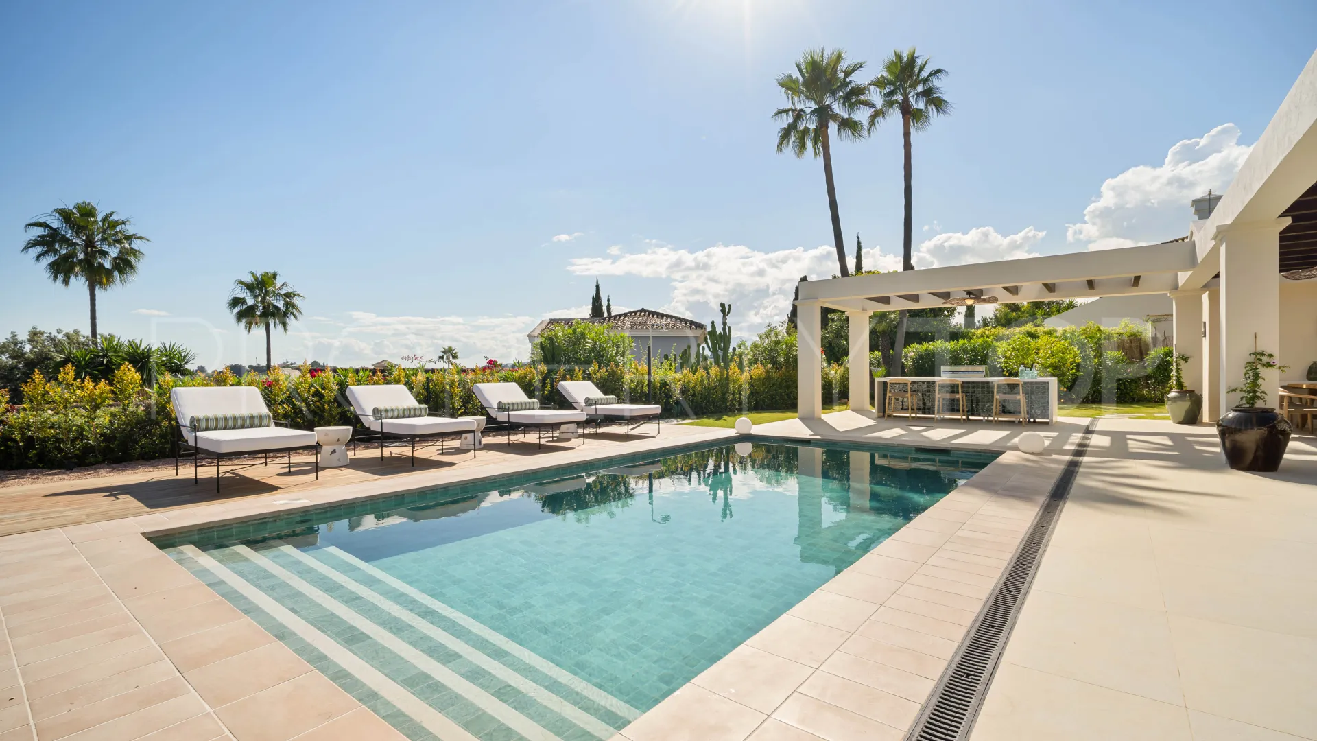 Villa with 4 bedrooms for sale in Nueva Andalucia