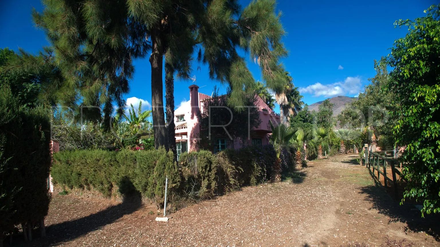 Estepona, casa de campo a la venta