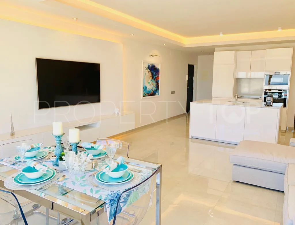 Apartamento de 2 dormitorios en venta en Marbella - Puerto Banus