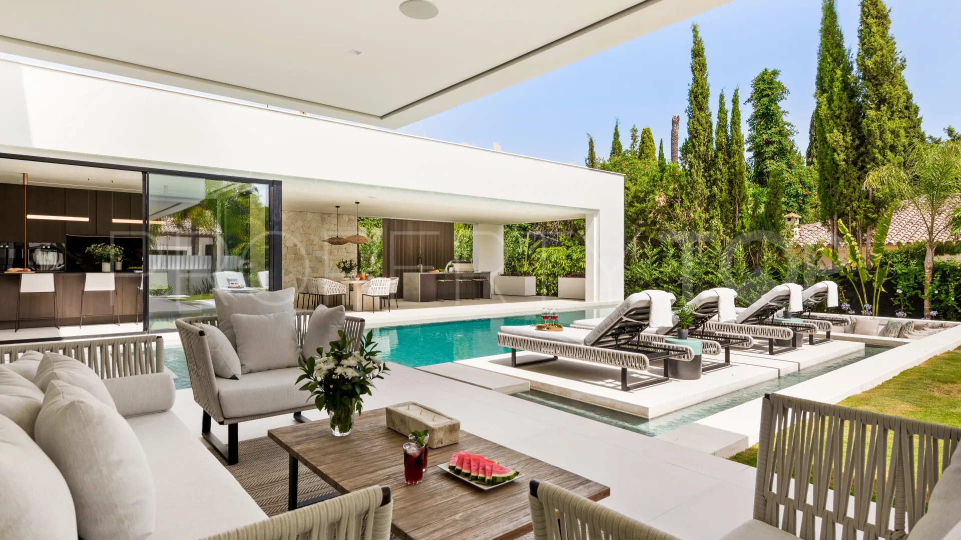 Nueva Andalucia, villa en venta con 5 dormitorios