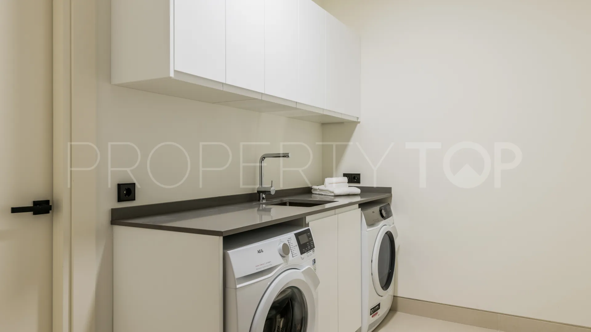 Nueva Andalucia, villa en venta con 5 dormitorios
