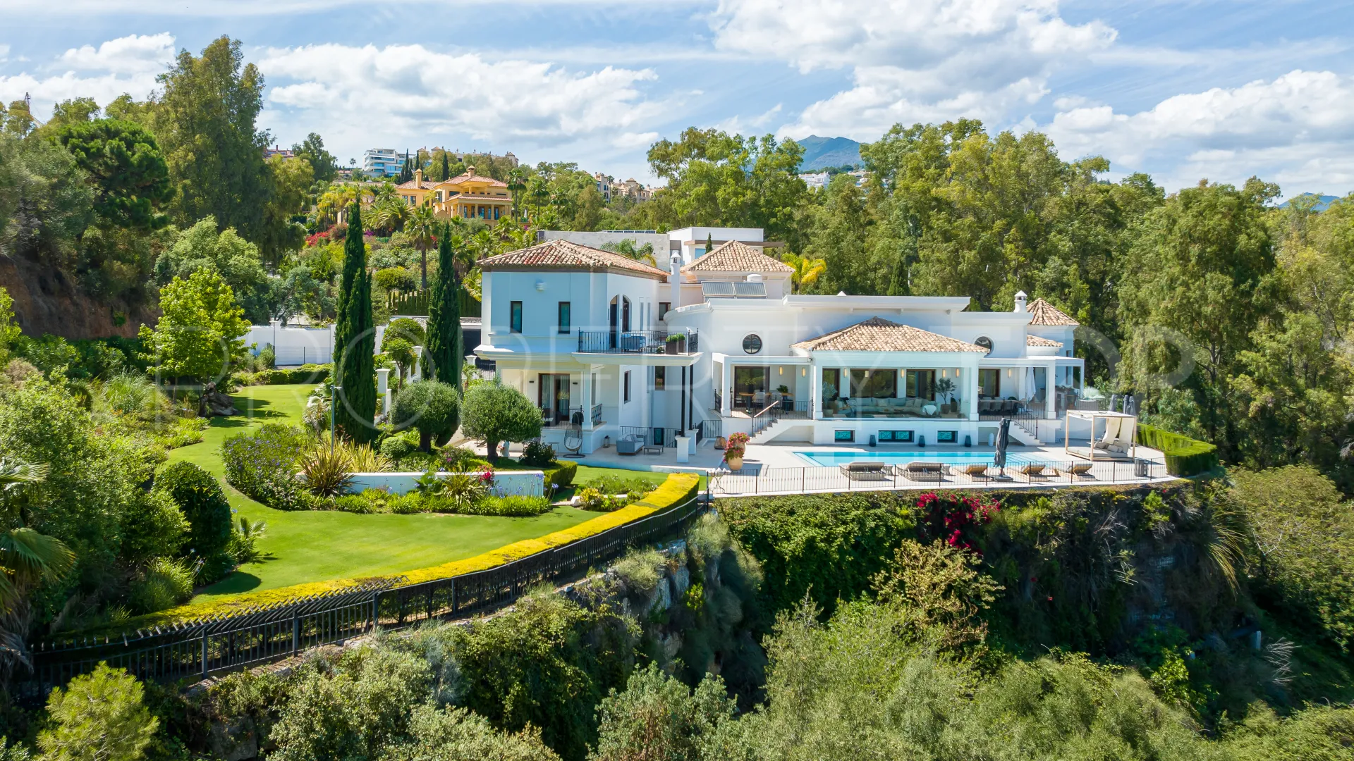 El Herrojo 7 bedrooms villa for sale