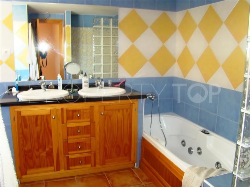 Estepona, villa en venta