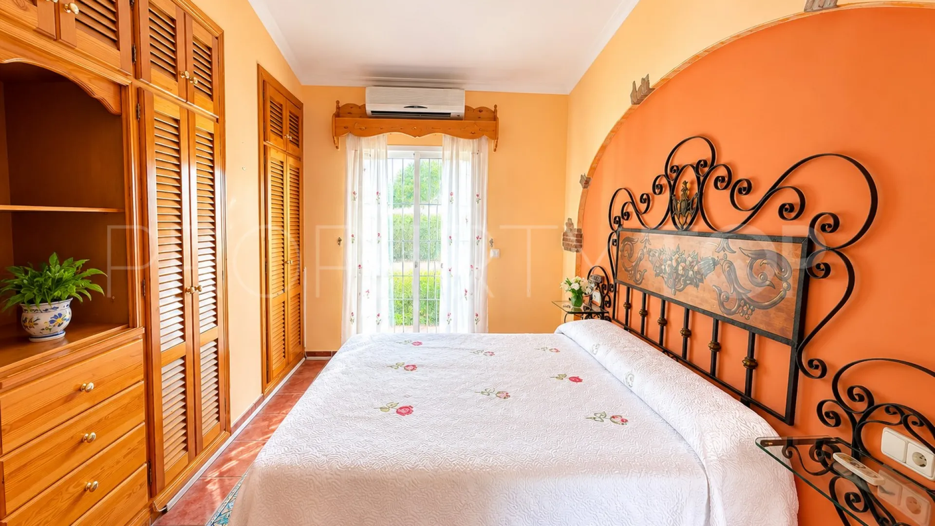 Se vende casa en Estepona