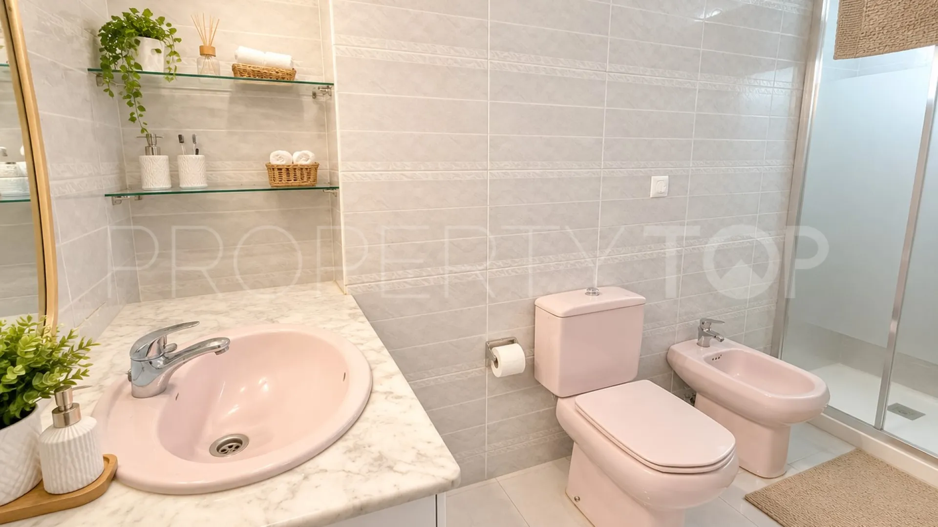For sale apartment with 4 bedrooms in Estepona Old Town