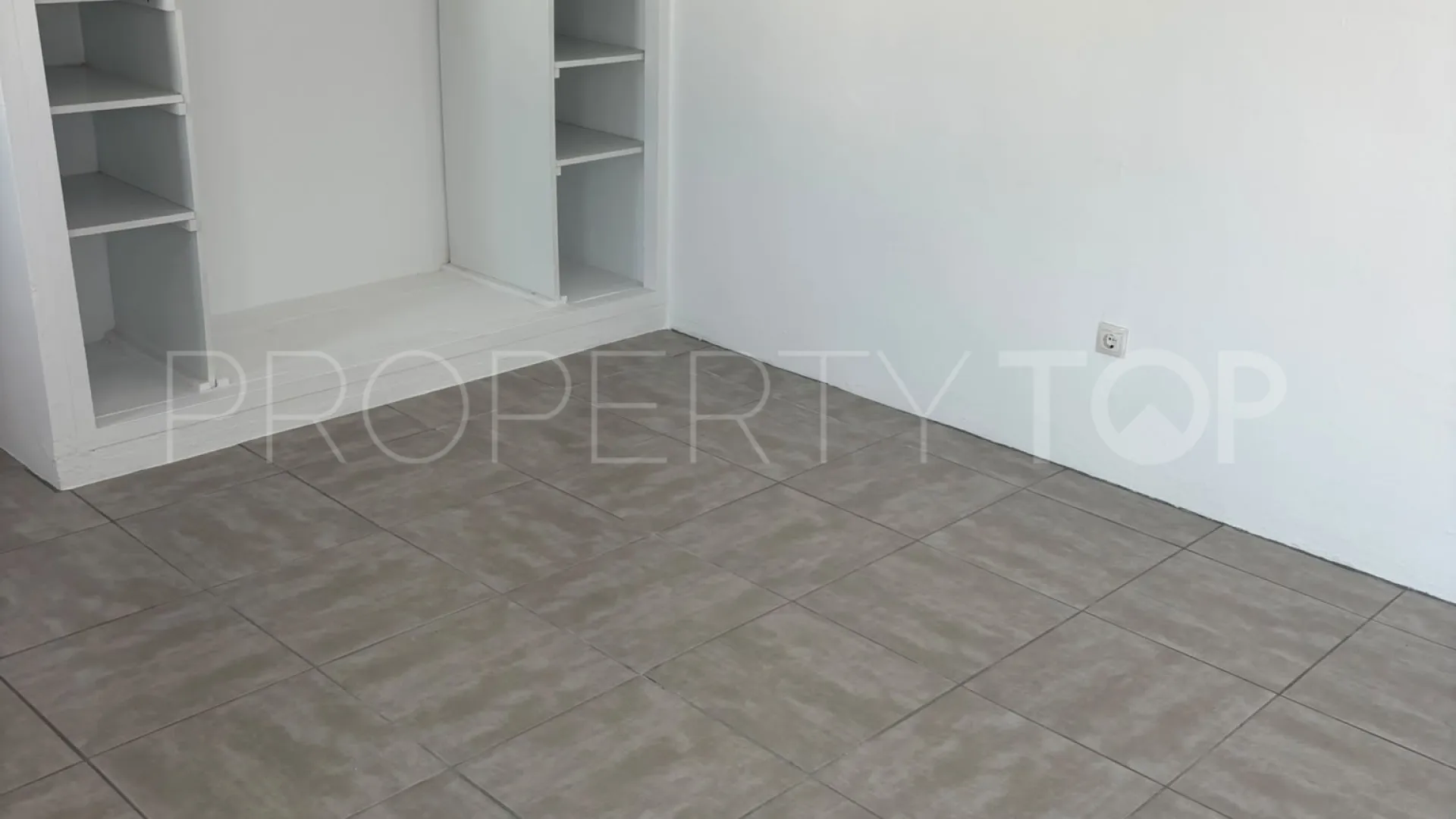 Buy semi detached house in Puerto Romano