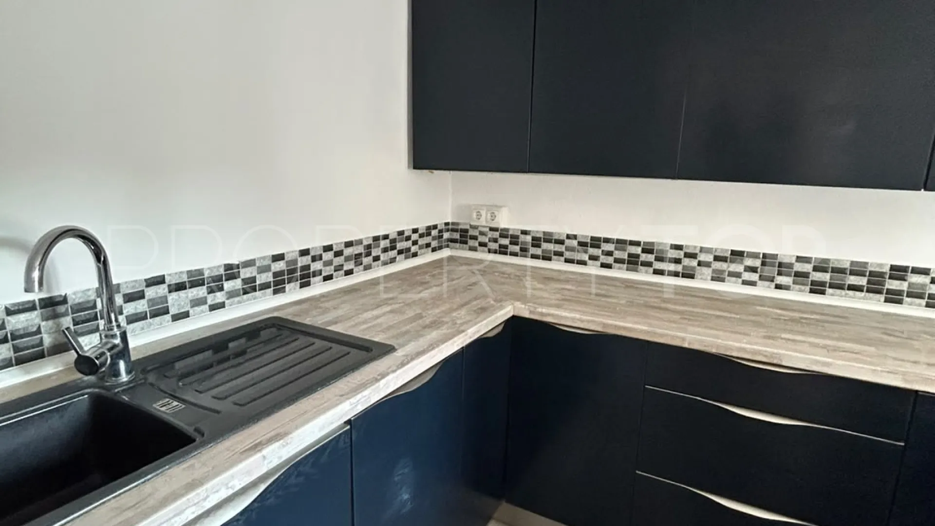 Buy semi detached house in Puerto Romano