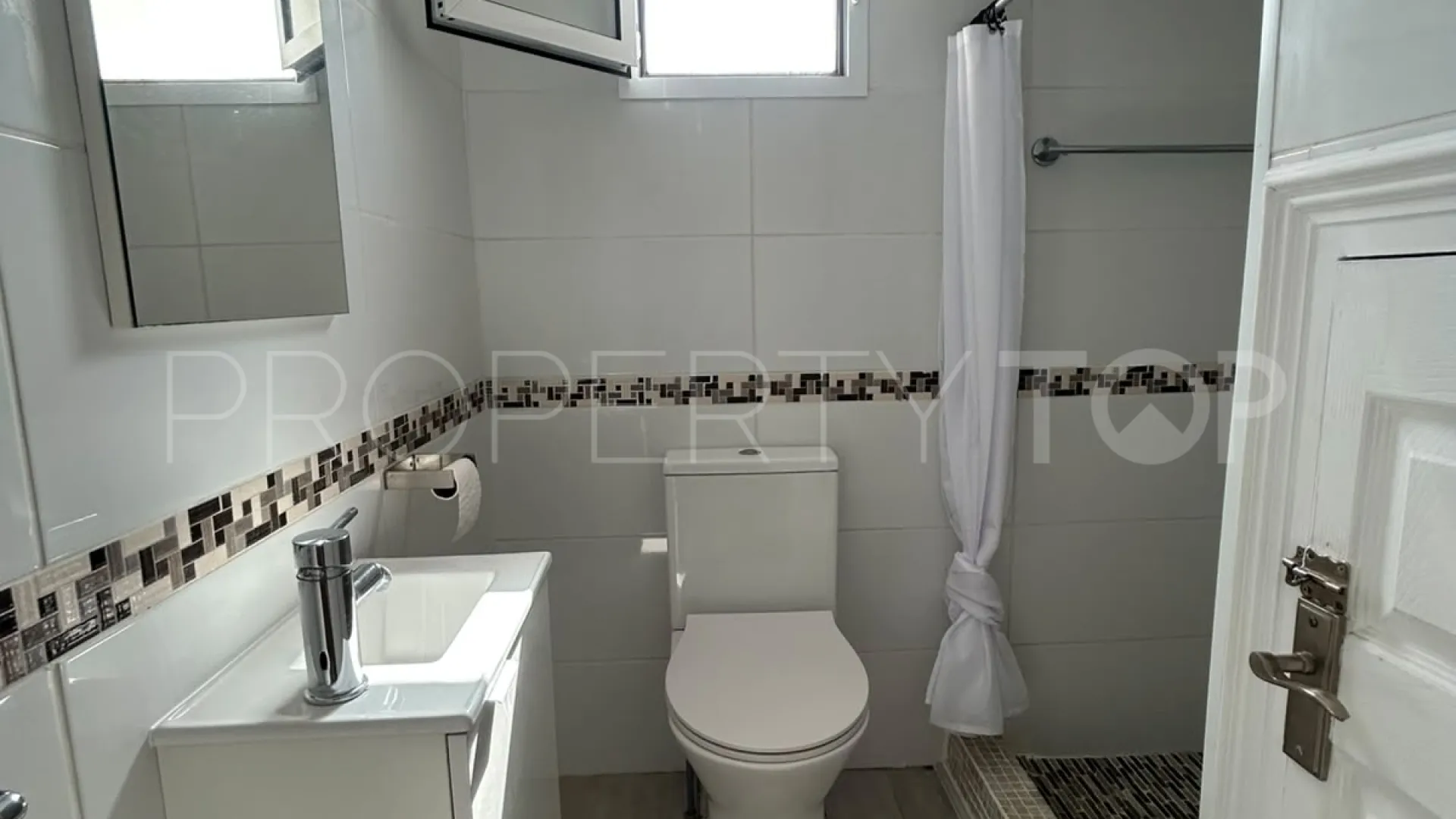 Buy semi detached house in Puerto Romano