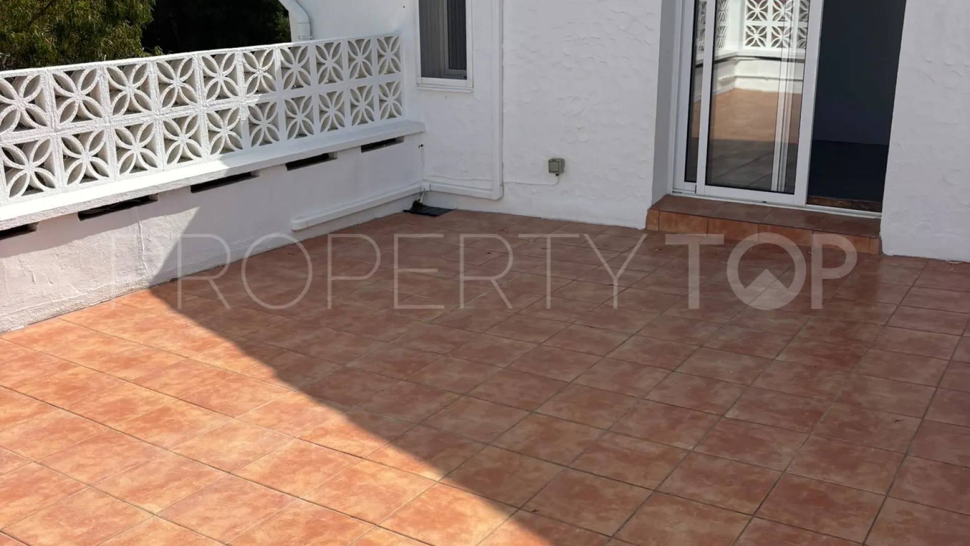 Buy semi detached house in Puerto Romano