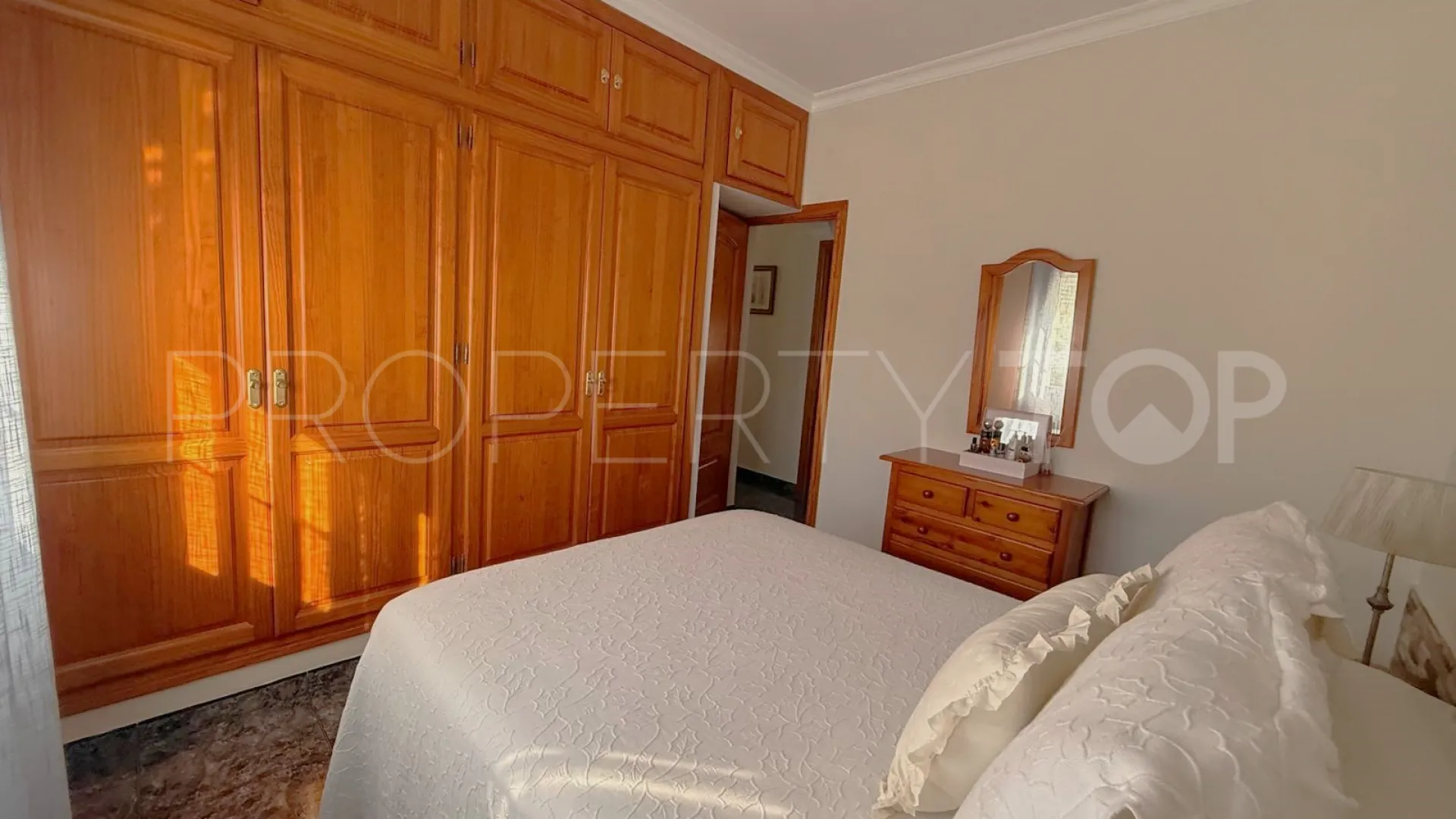 Apartamento en venta en Estepona Puerto