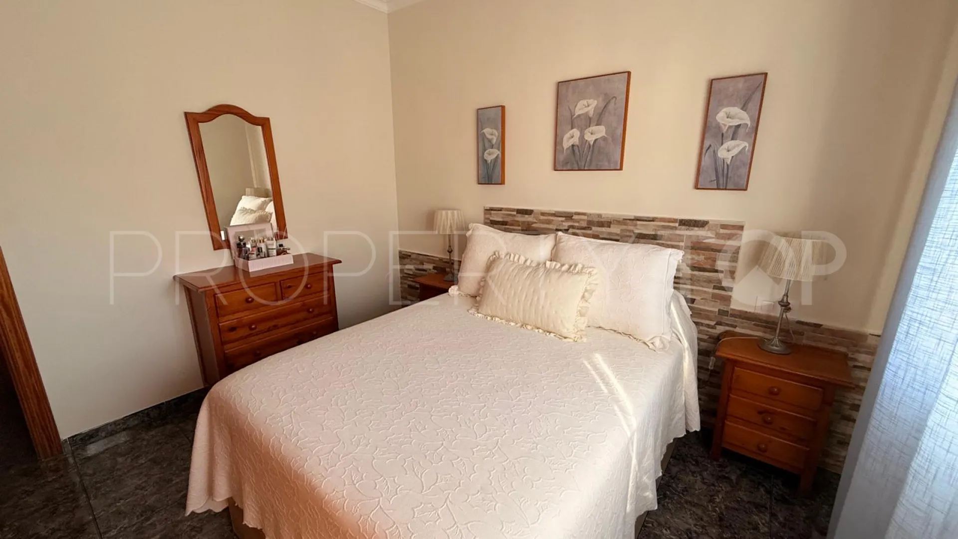 Apartamento en venta en Estepona Puerto